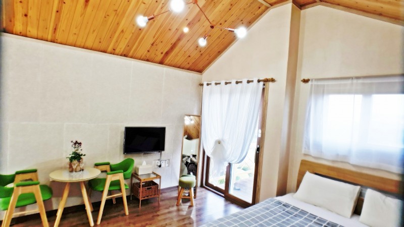 https://yaimg.yanolja.com/v5/2021/07/01/09/60dd8d9bc63e00.34915880.jpg