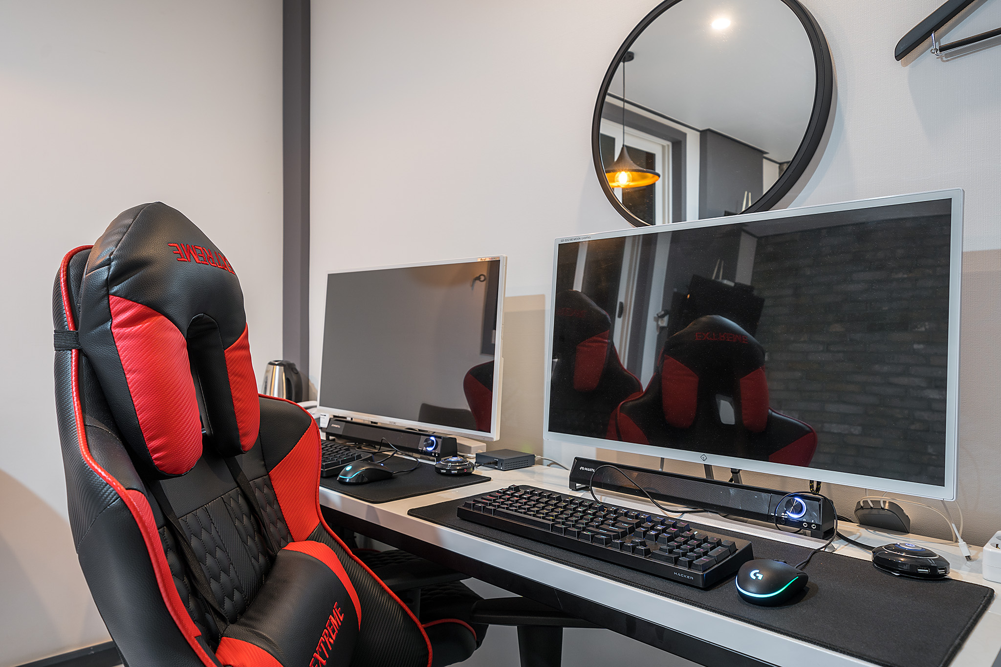 room detail thumbnail 2