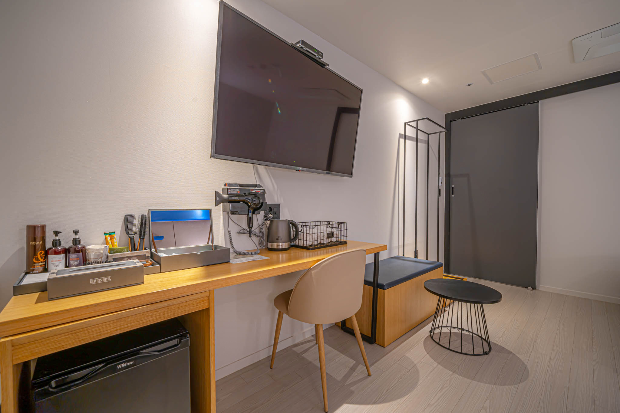room detail thumbnail 2