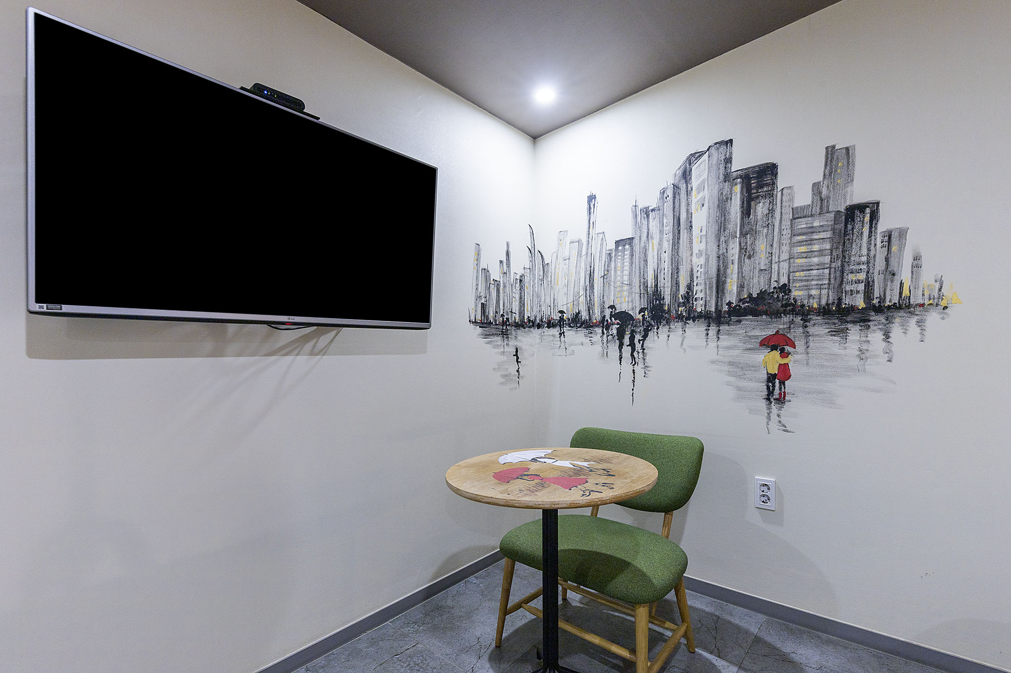 room detail thumbnail 2