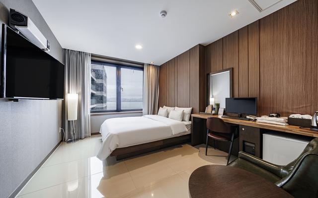 room detail thumbnail 0