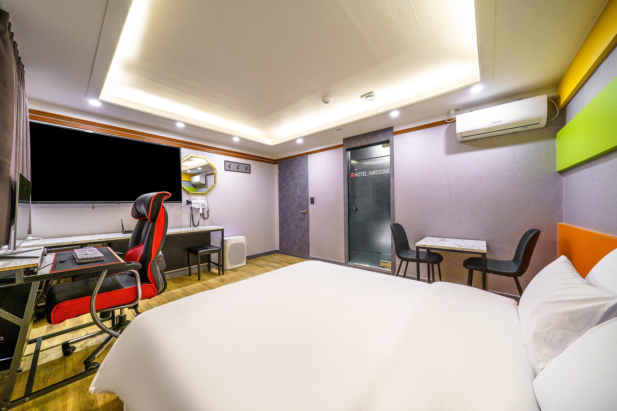 room detail thumbnail 2