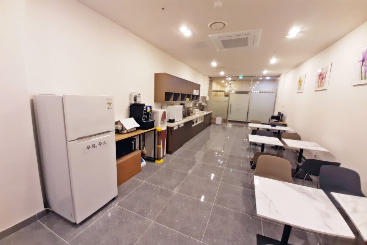 https://yaimg.yanolja.com/v5/2021/08/13/16/61169f563f3b89.76271402.jpg