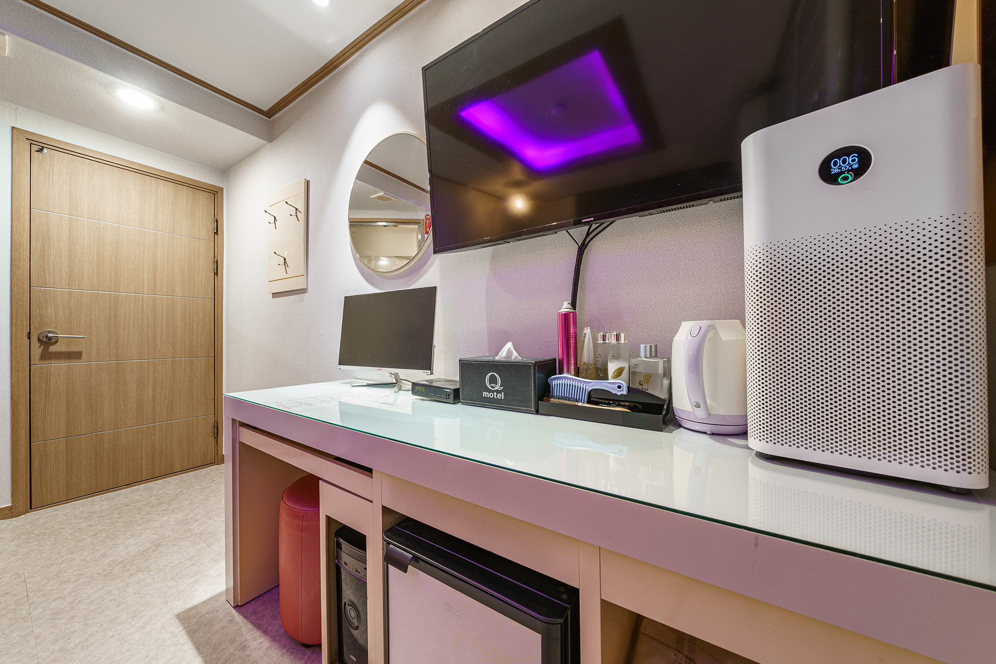 room detail thumbnail 2