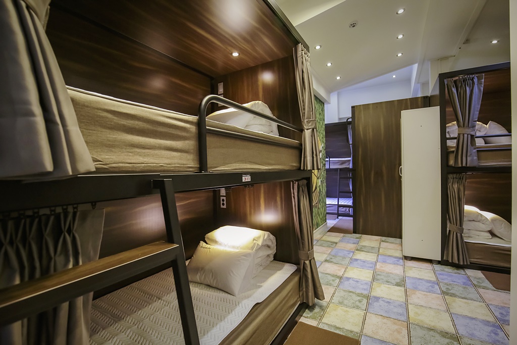 room detail thumbnail 2