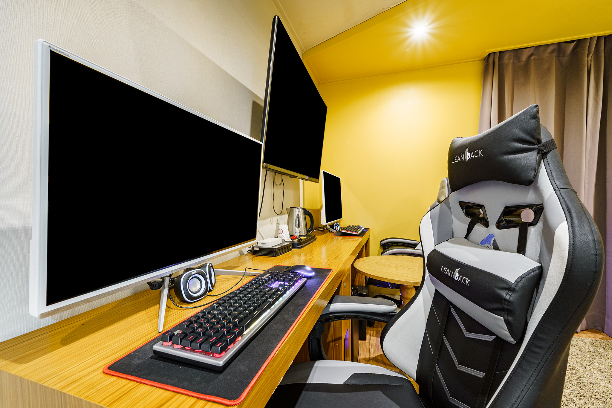 room detail thumbnail 1
