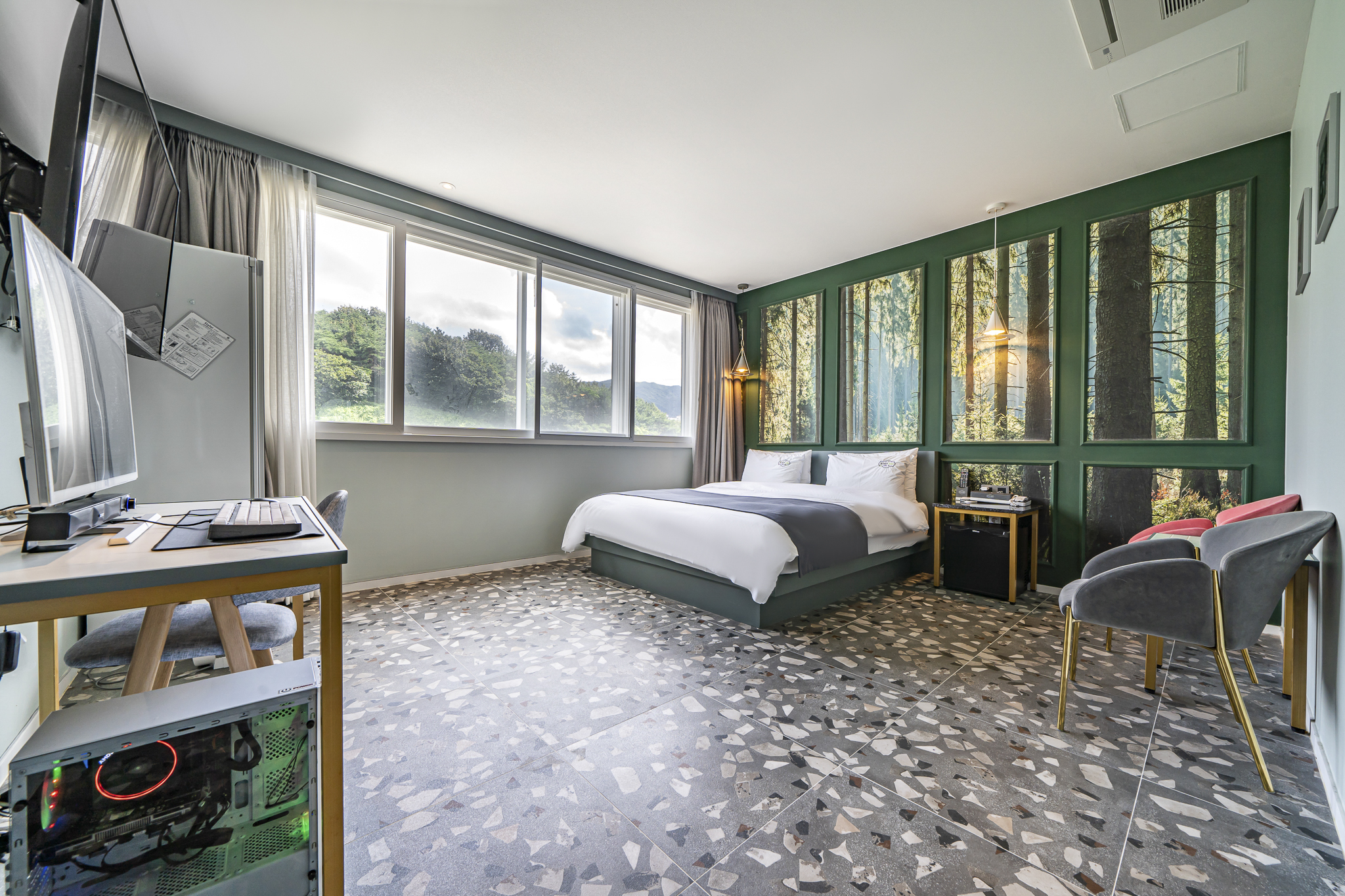 room detail thumbnail 0