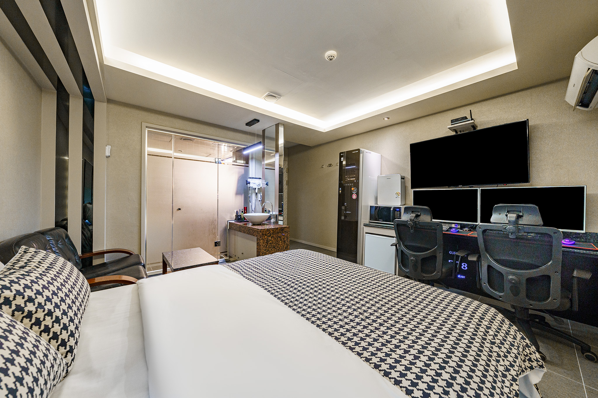 room detail thumbnail 0