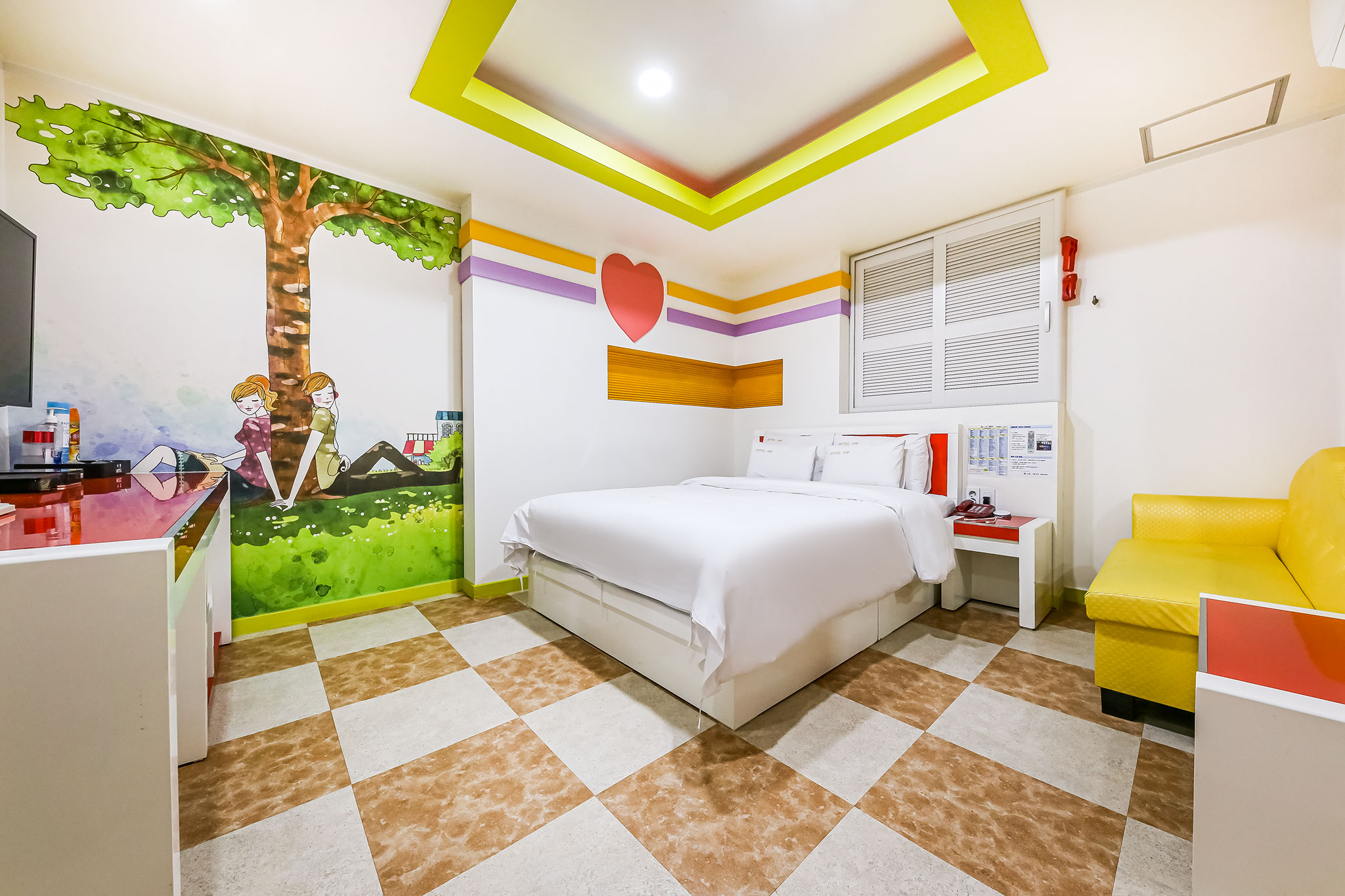 room detail thumbnail 0