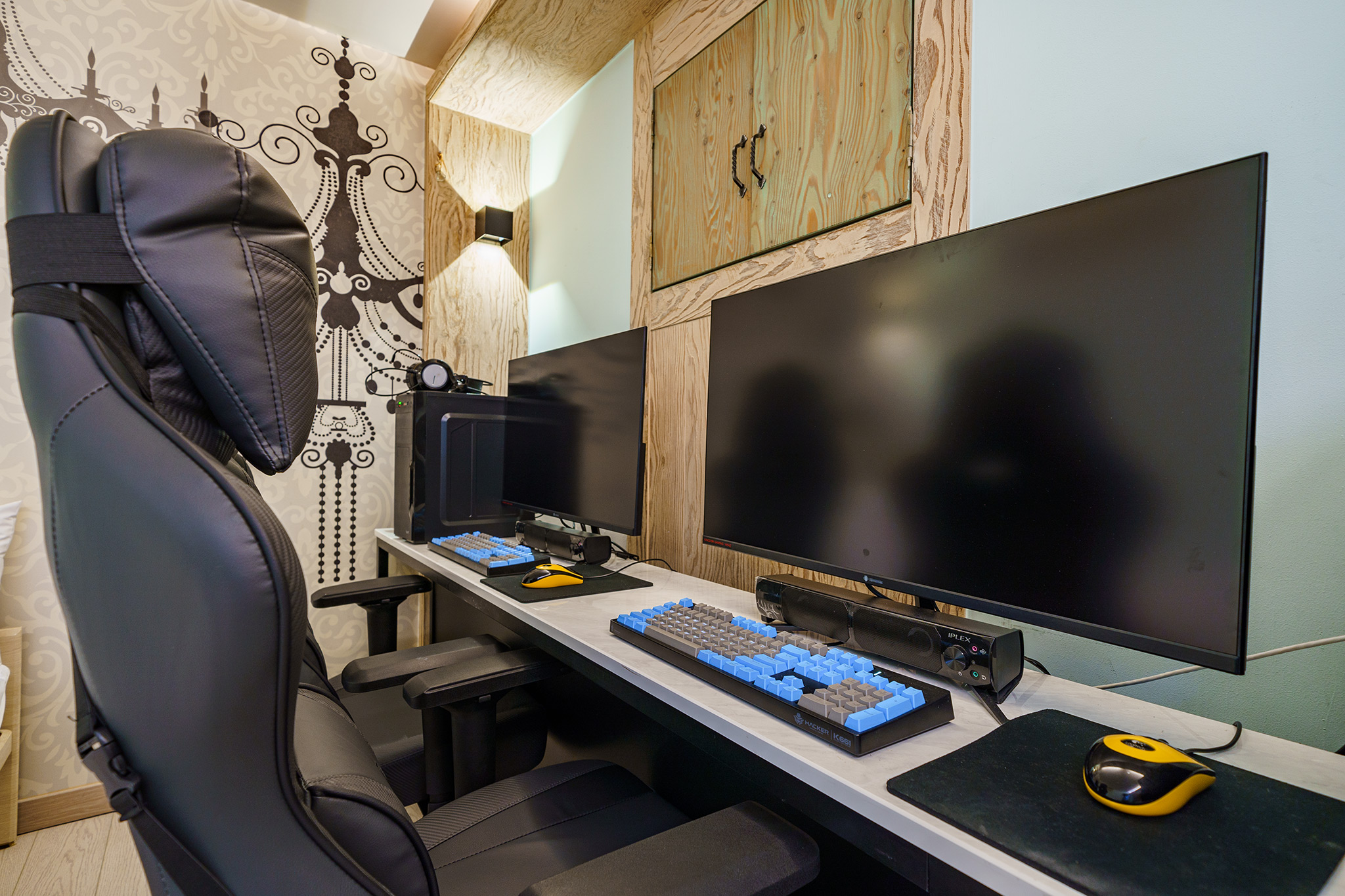 room detail thumbnail 1