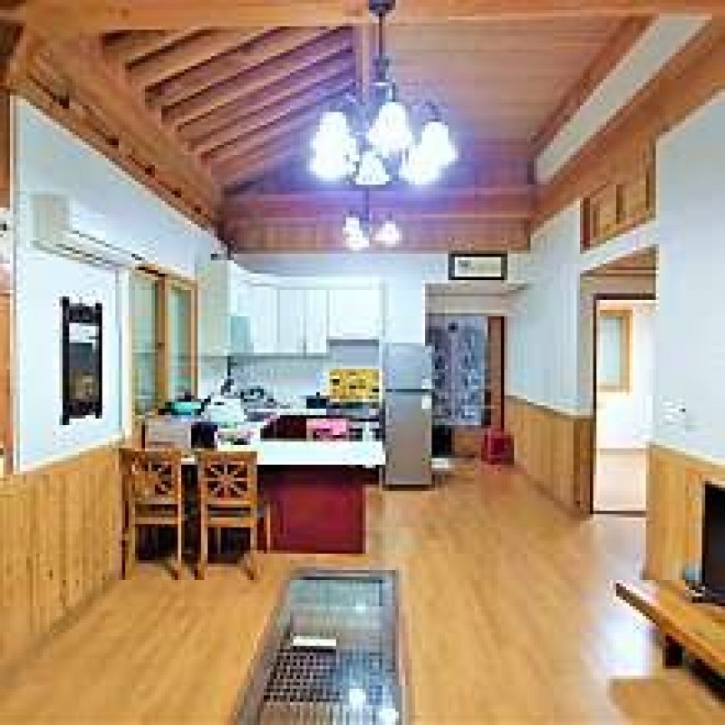 https://yaimg.yanolja.com/v5/2021/09/10/10/613b2f4b718680.13890565.jpg