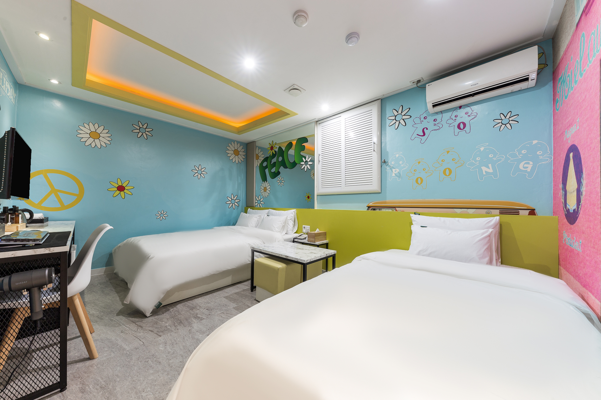 room detail thumbnail 2