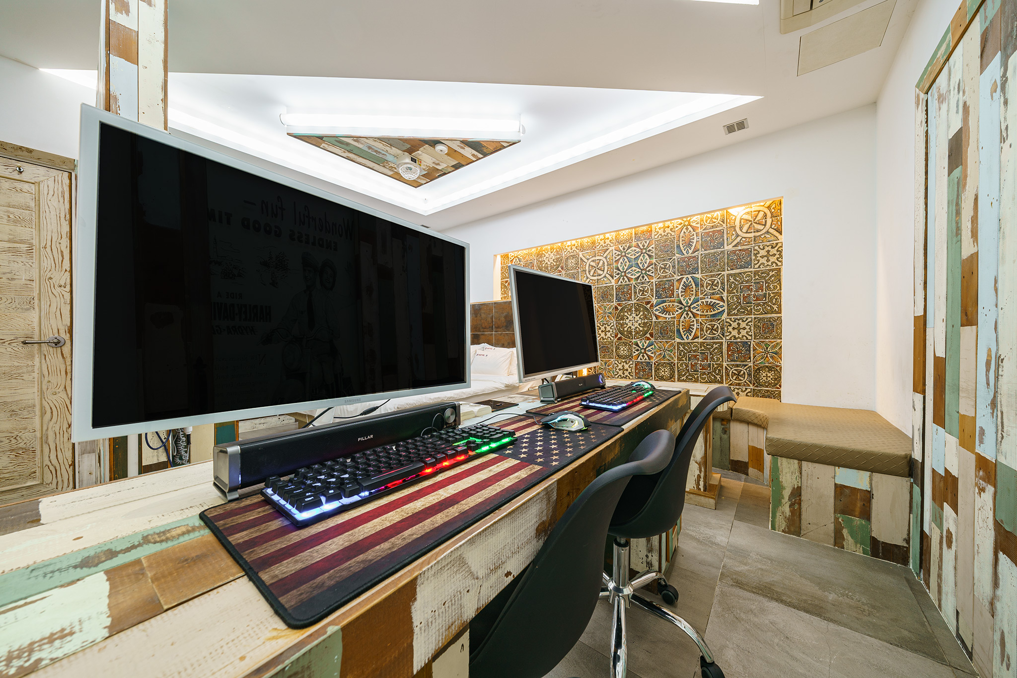 room detail thumbnail 1