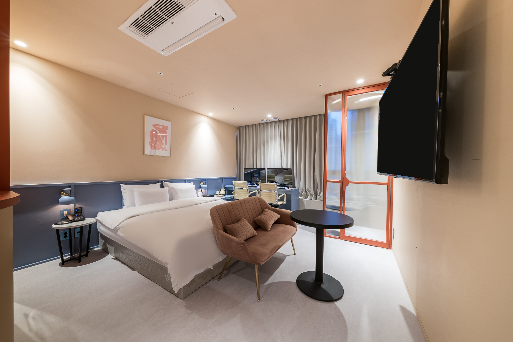 room detail thumbnail 0