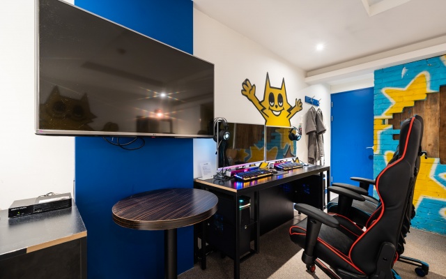 room detail thumbnail 2