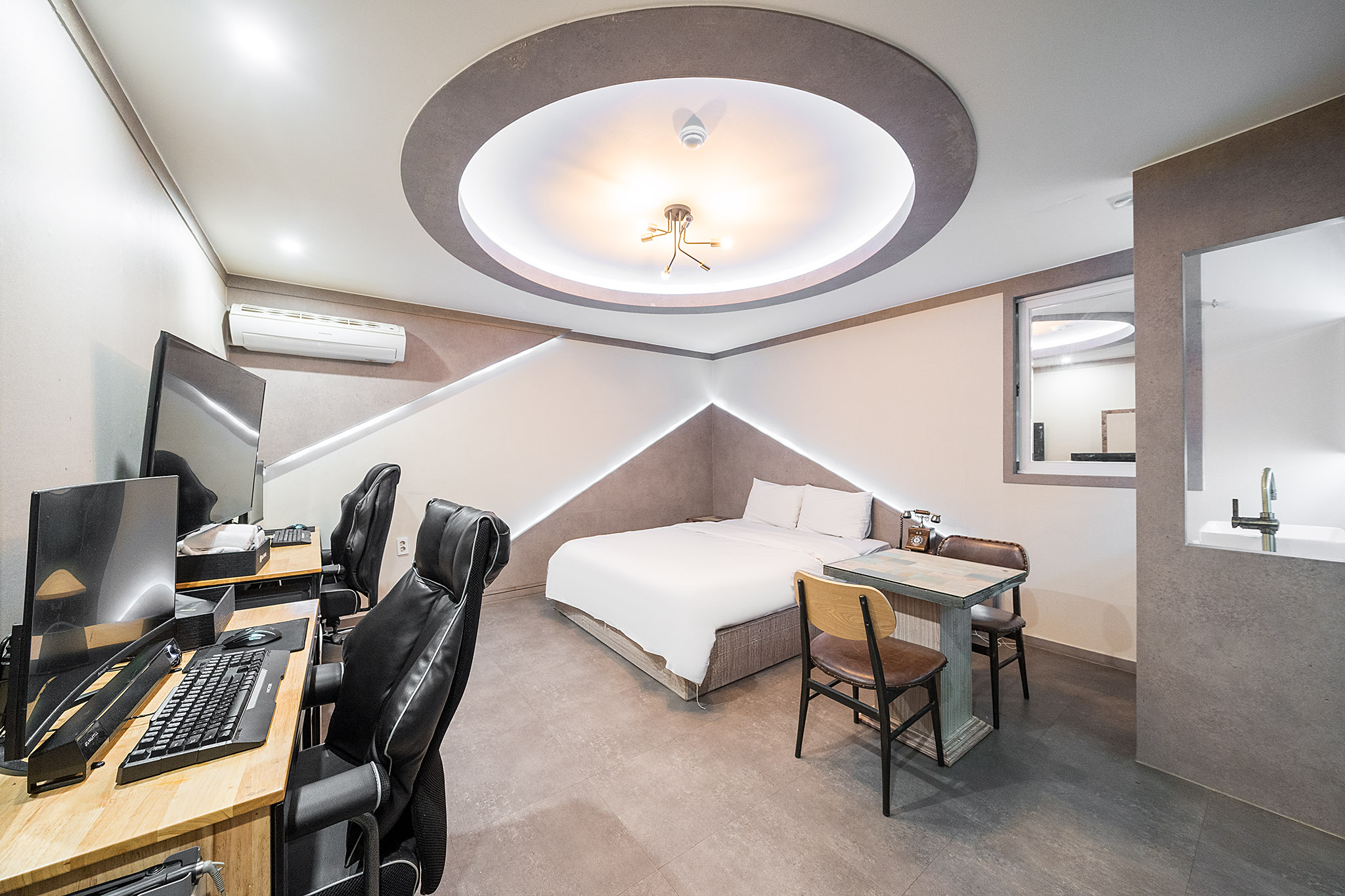 room detail thumbnail 0