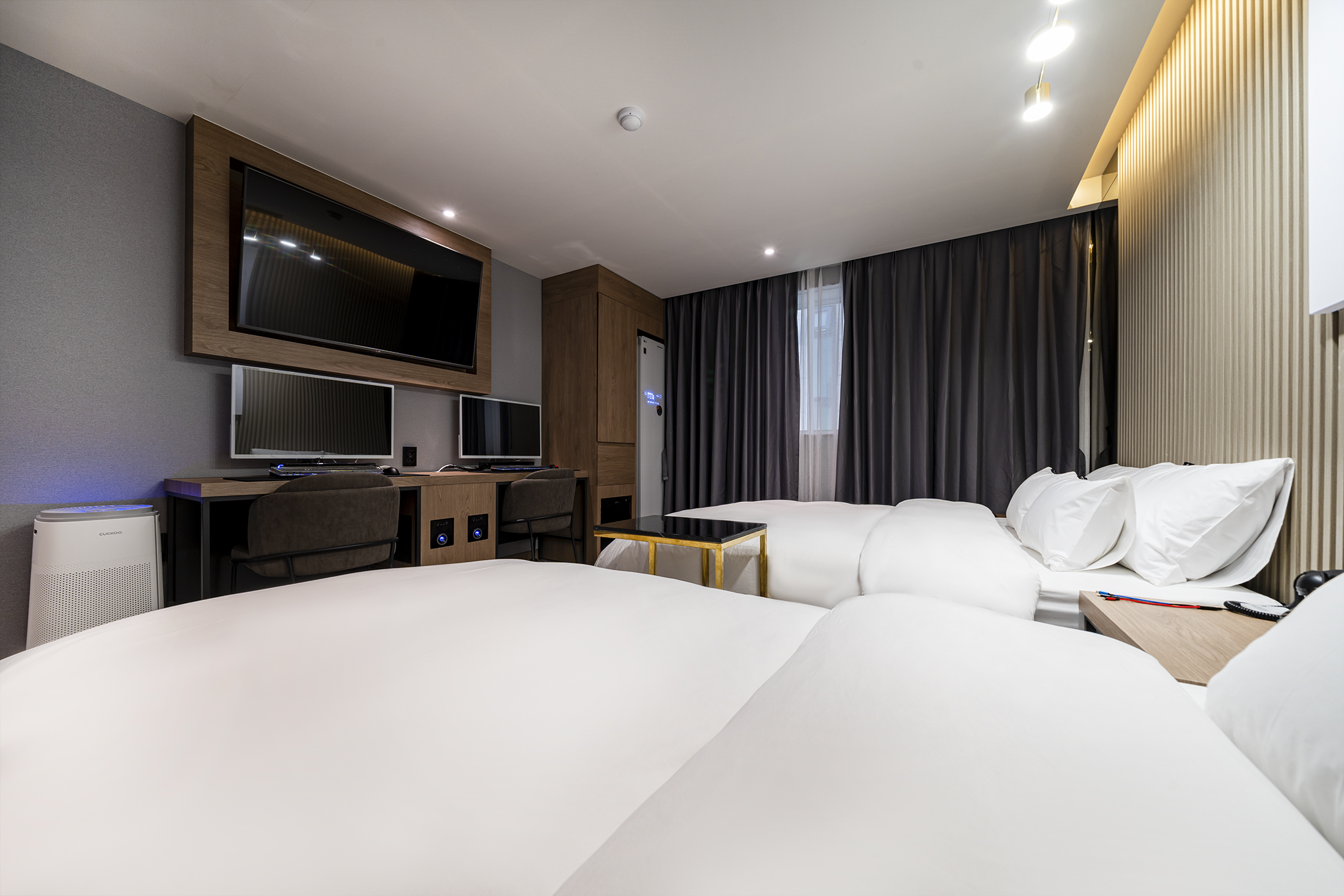 room detail thumbnail 1