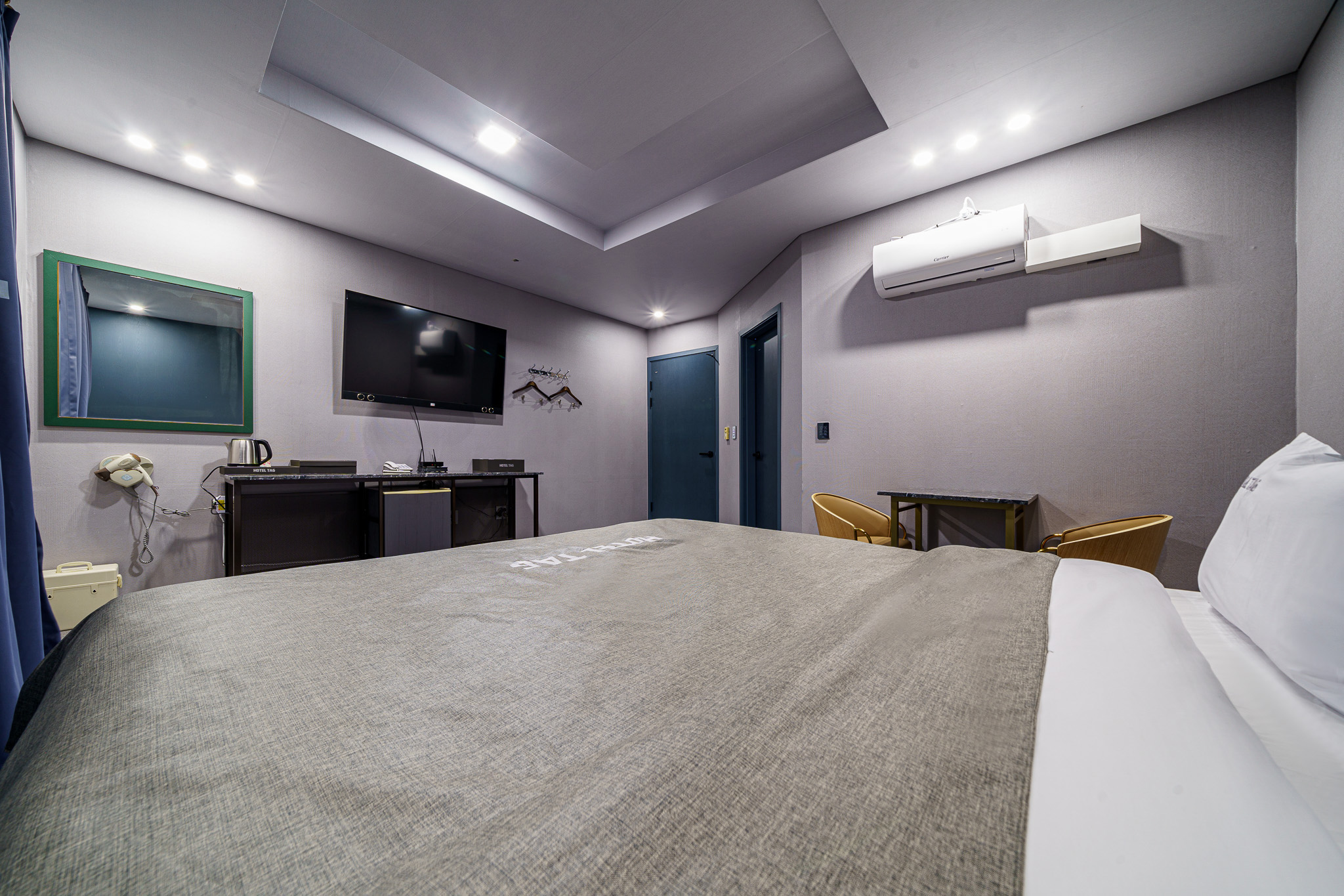 room detail thumbnail 2