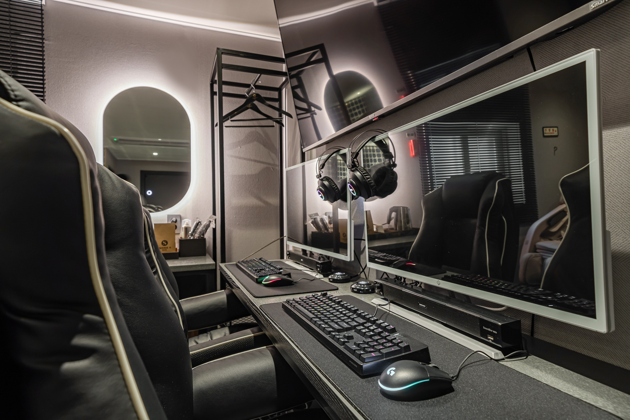 room detail thumbnail 2