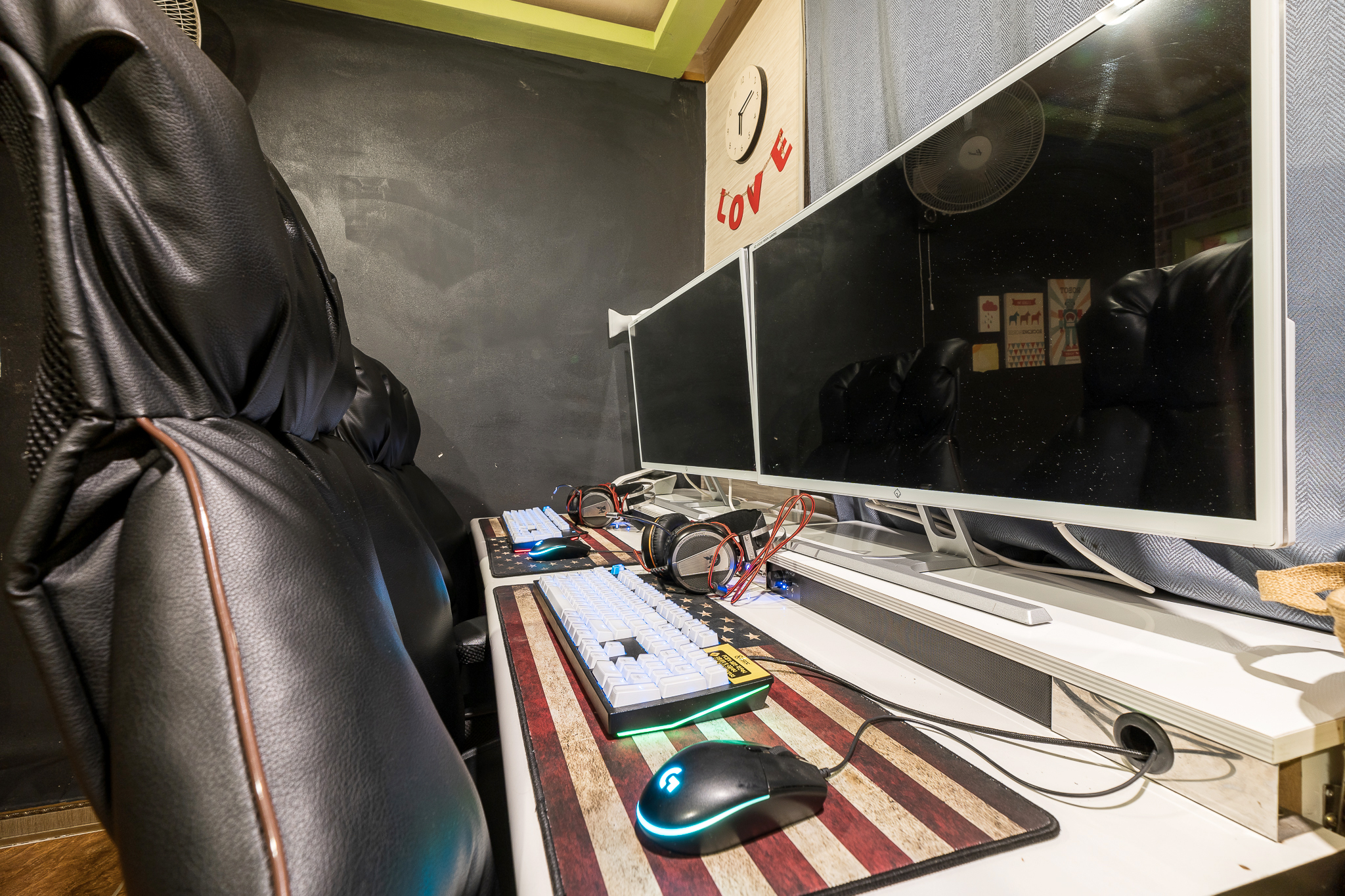 room detail thumbnail 2