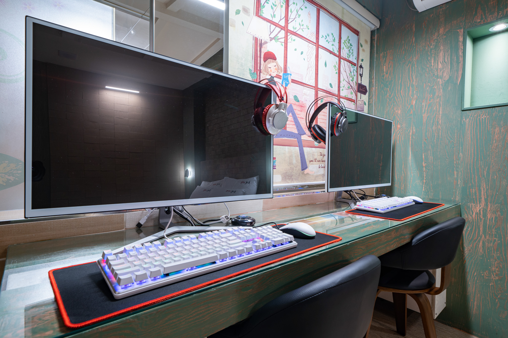 room detail thumbnail 2