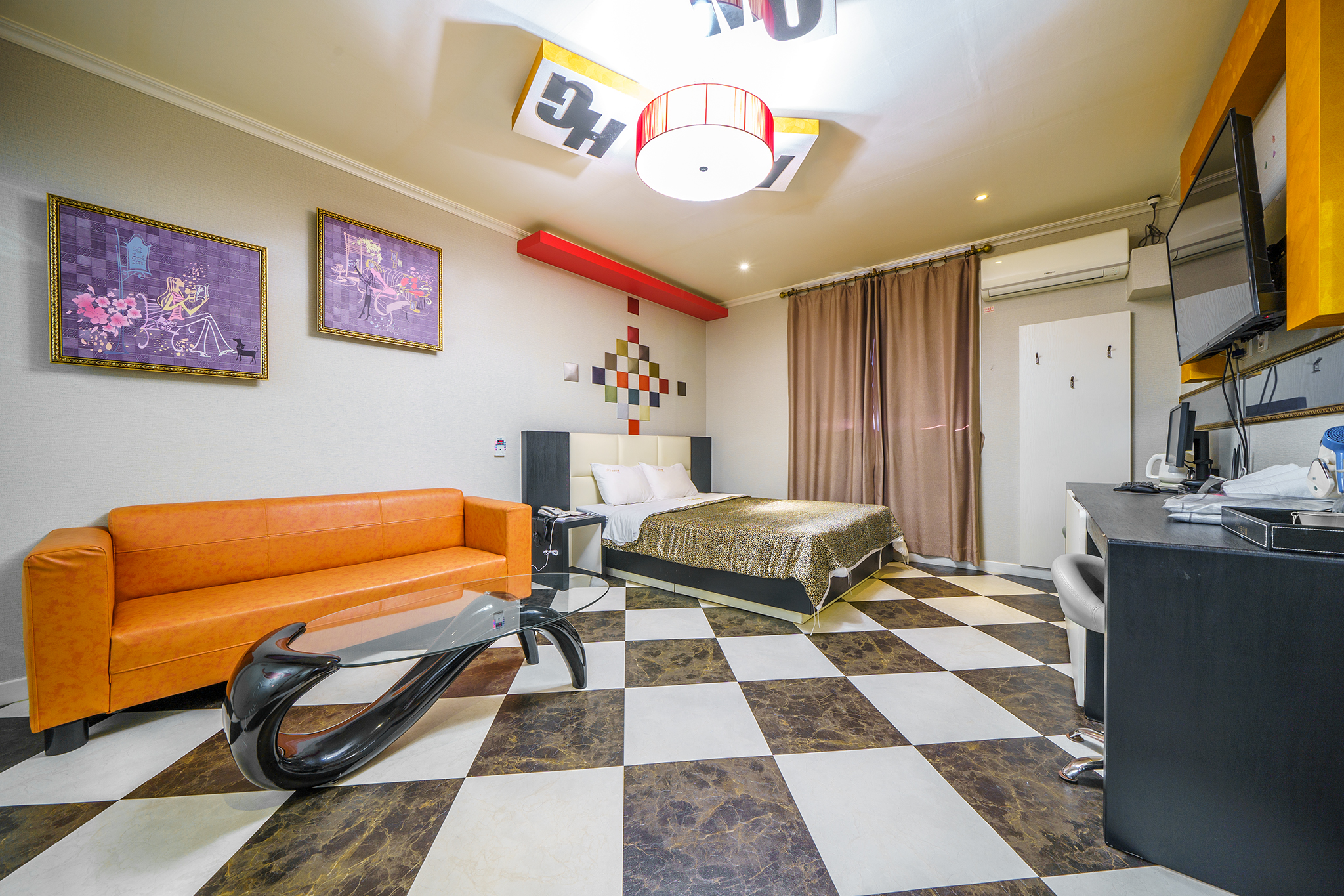 room detail thumbnail 1