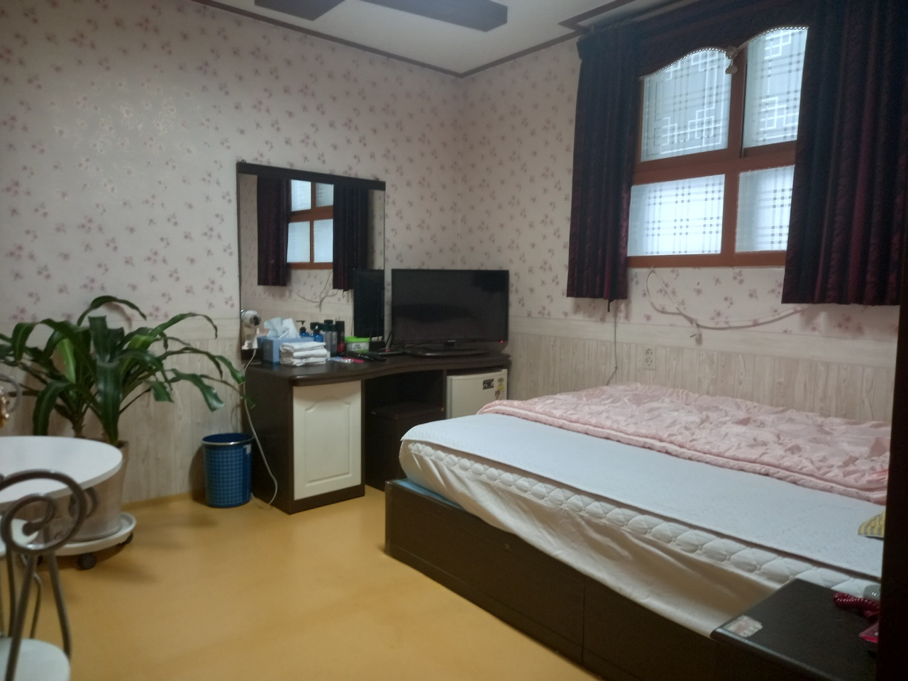 room detail thumbnail 0