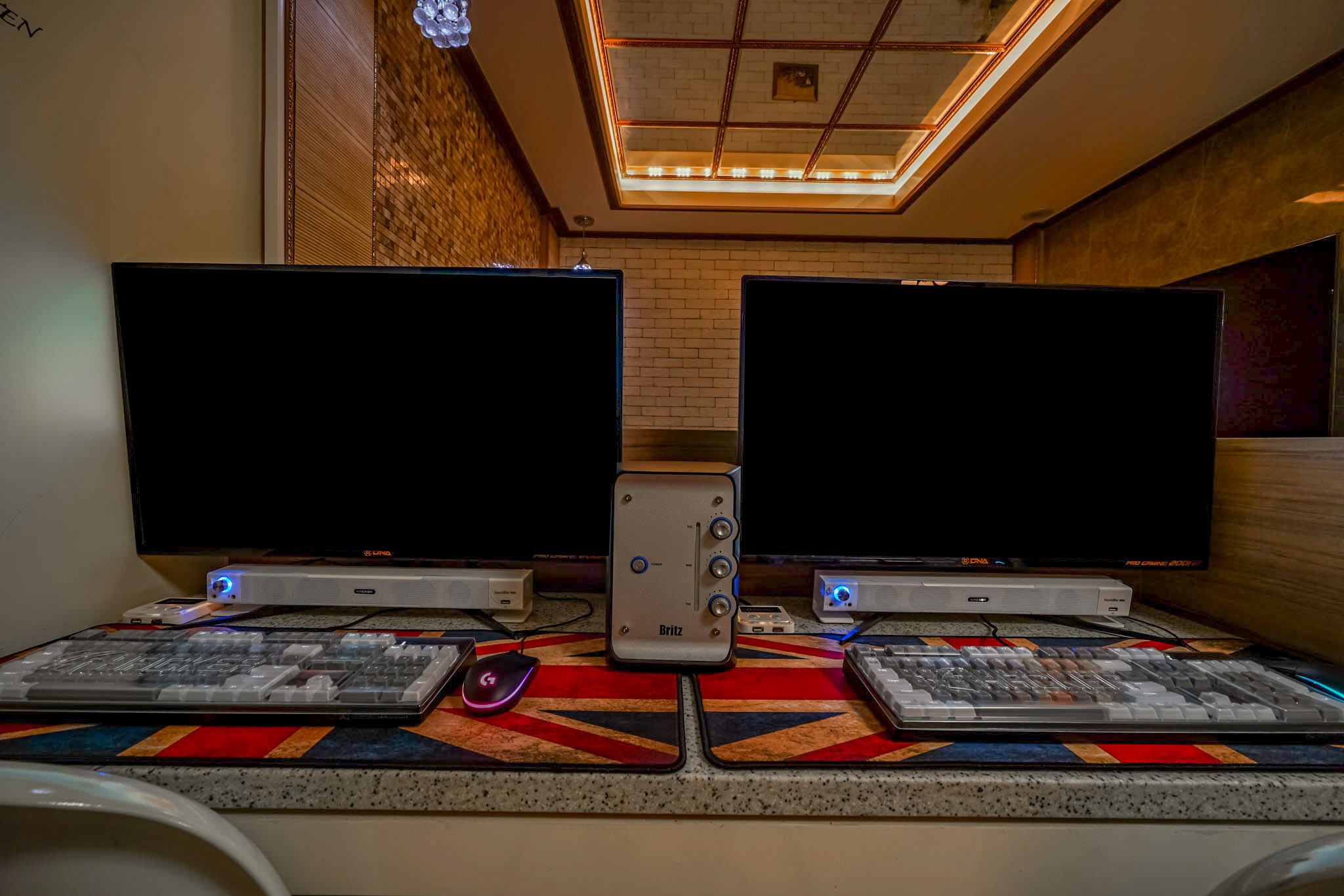 room detail thumbnail 2