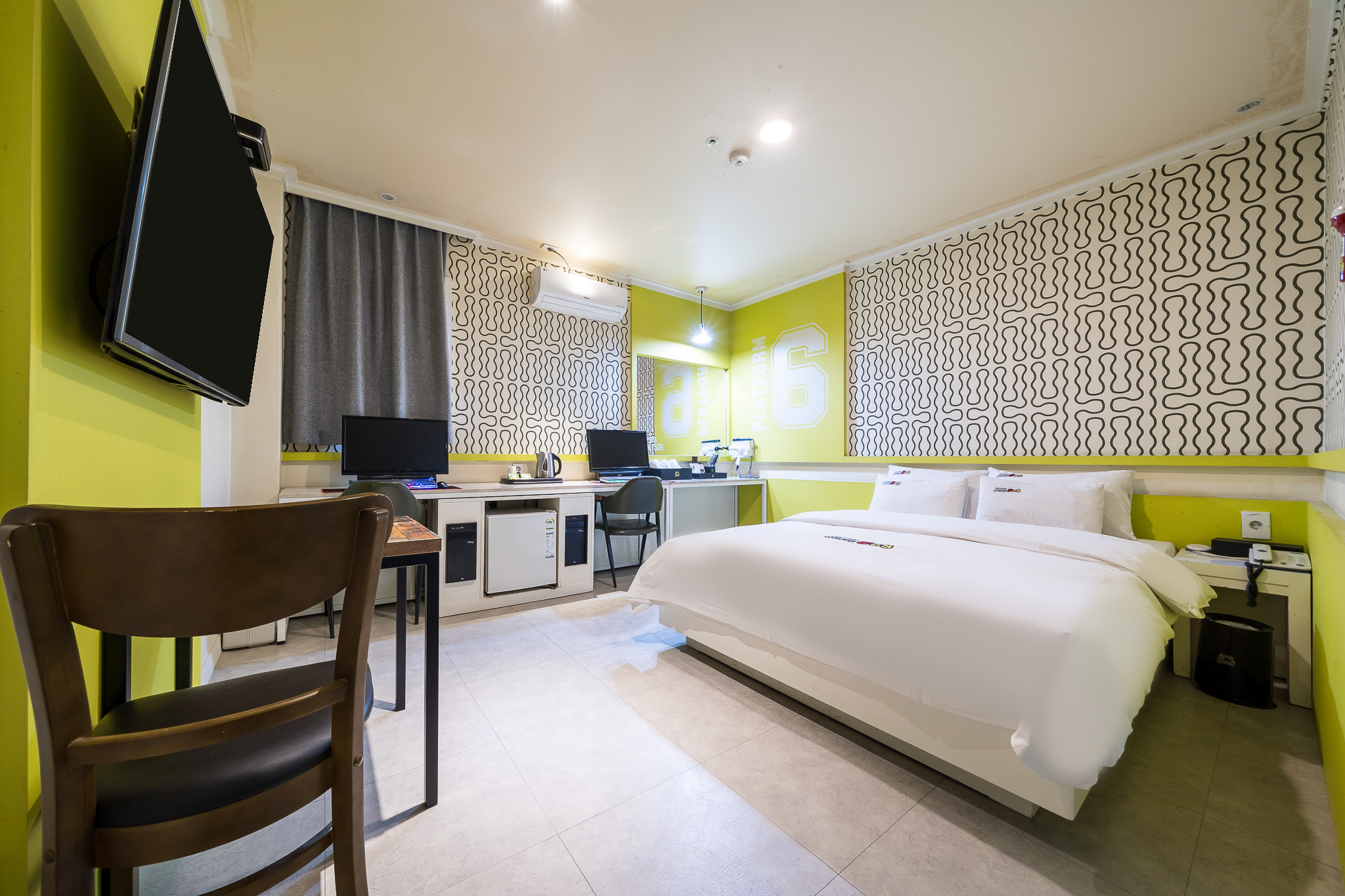 room detail thumbnail 0