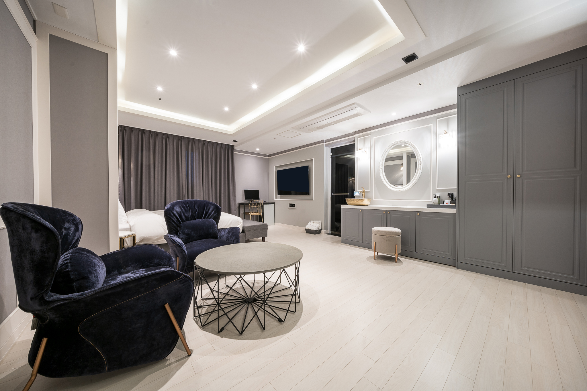 Suite Elegance ( 55UHD SMART TV)(고급침구류, 퀸베드, 넷플릭스 시청가능, 무료 WIFI)