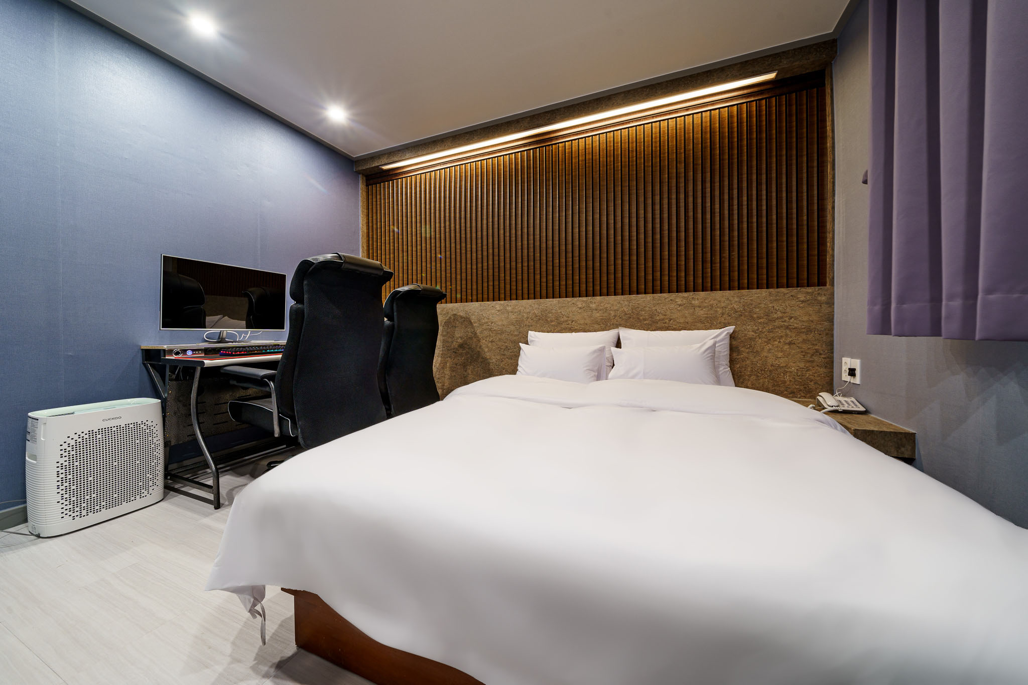 room detail thumbnail 2