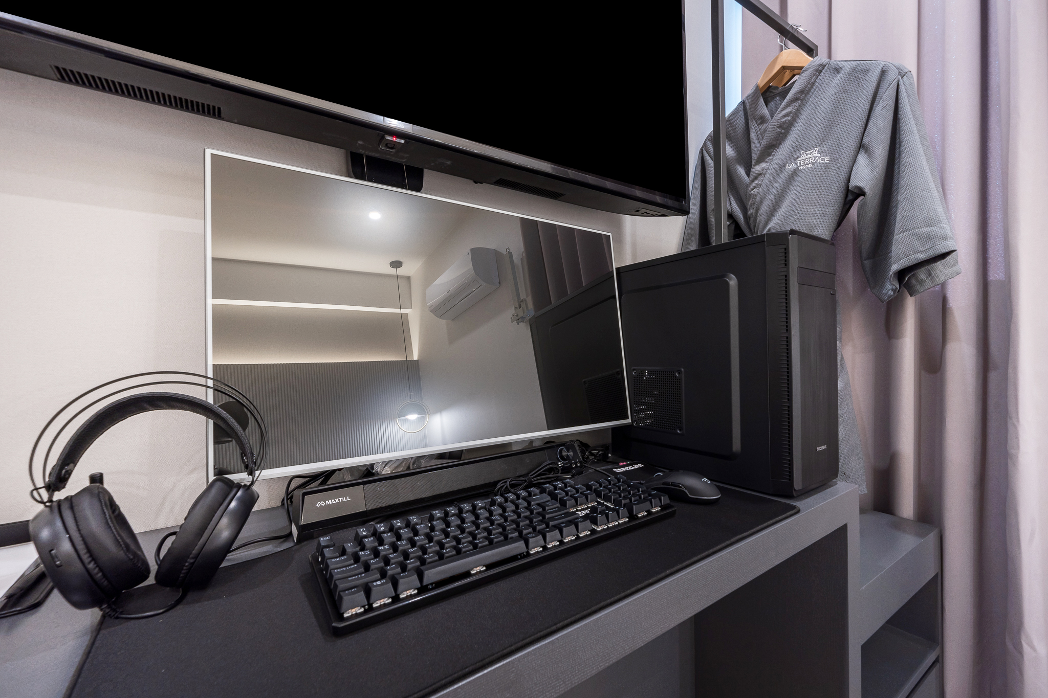 room detail thumbnail 2