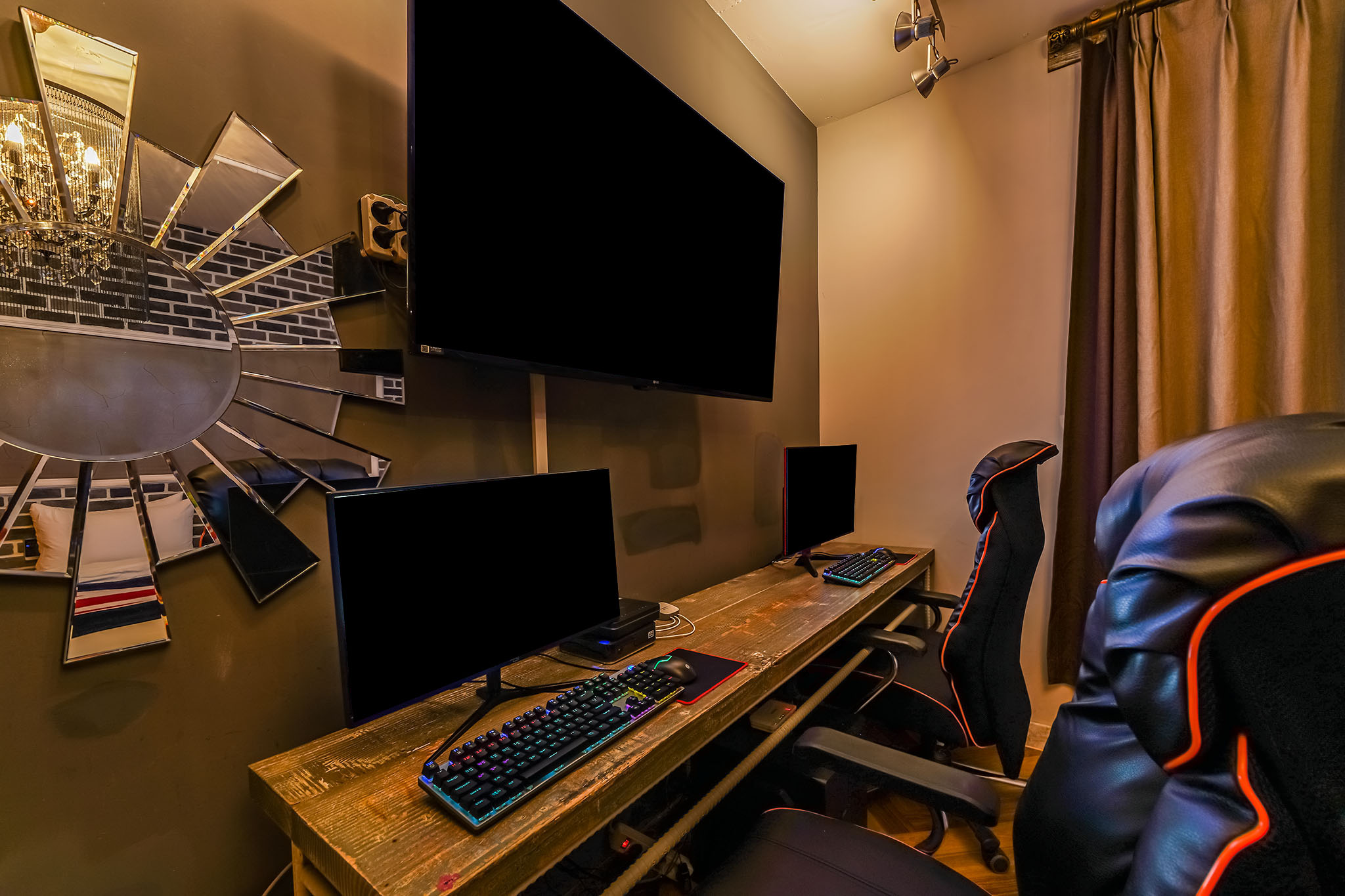 room detail thumbnail 1