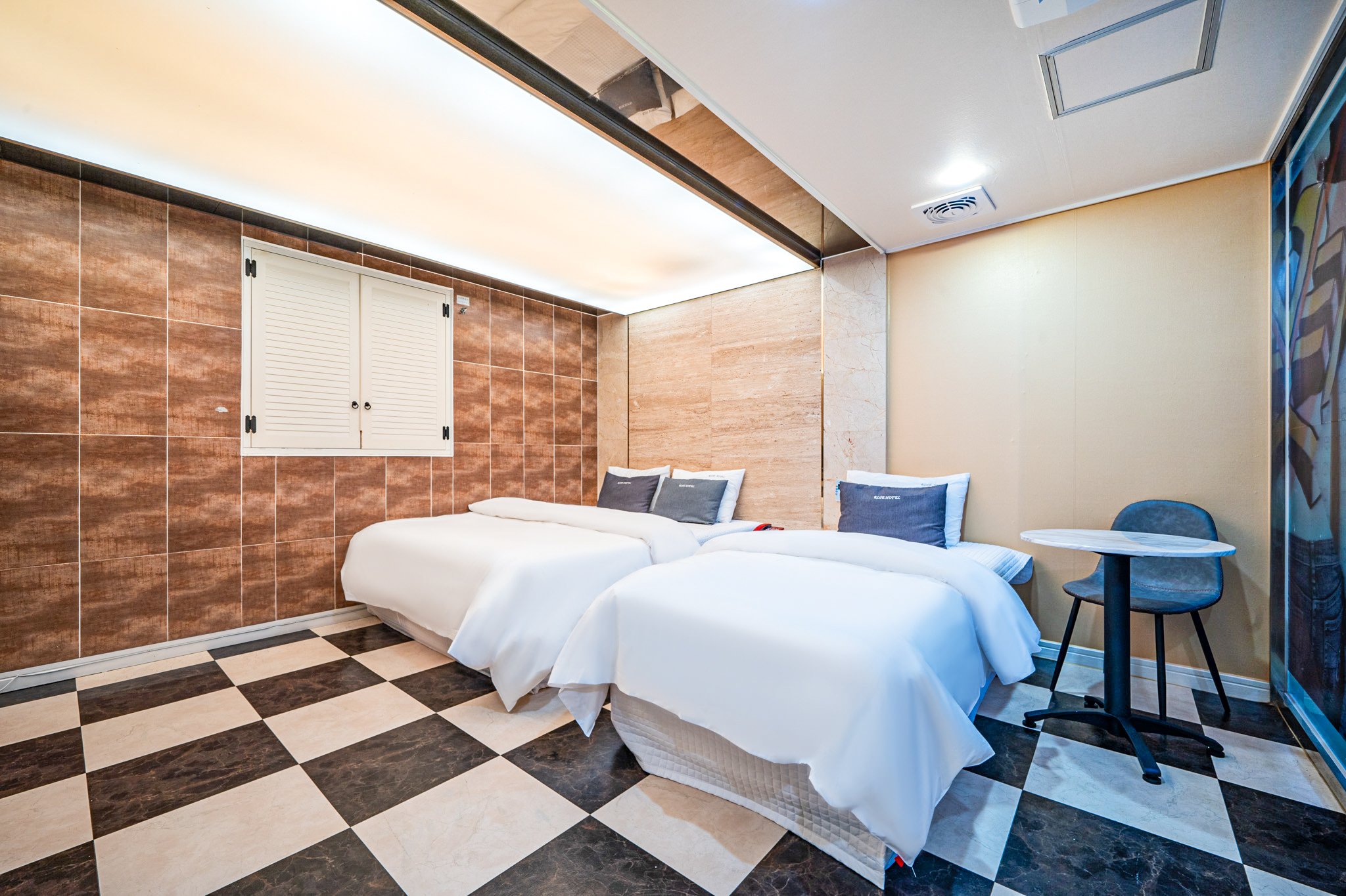 비즈니스 트윈ㅣ고사양노하드PC(더블+싱글ㅣ라텍스침대ㅣOTT 6종 무료)