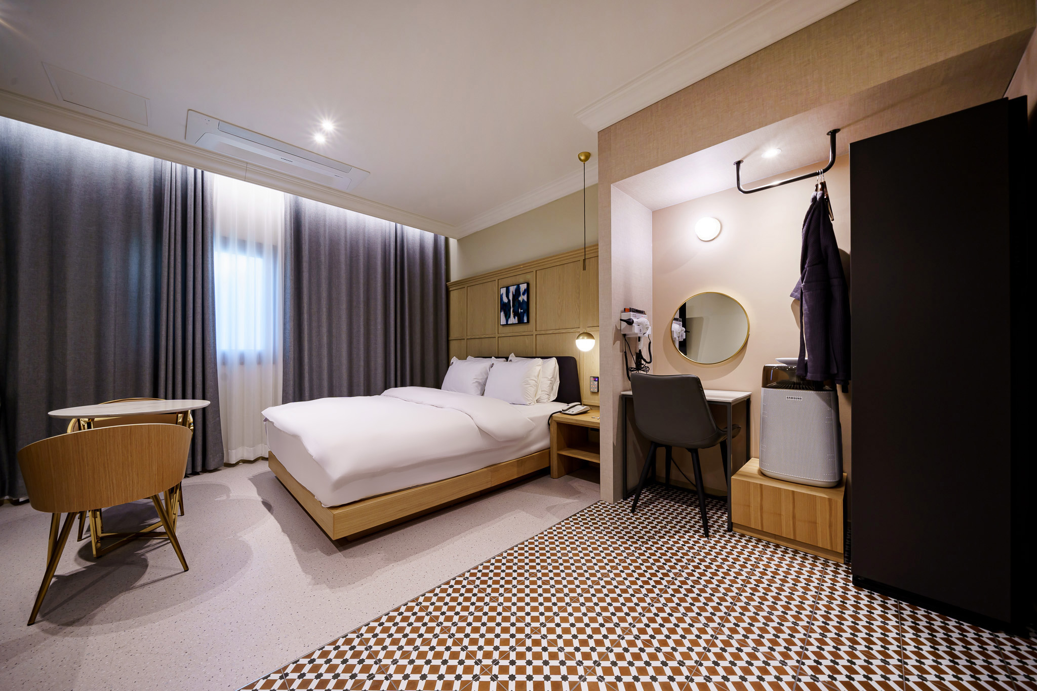 room detail thumbnail 0