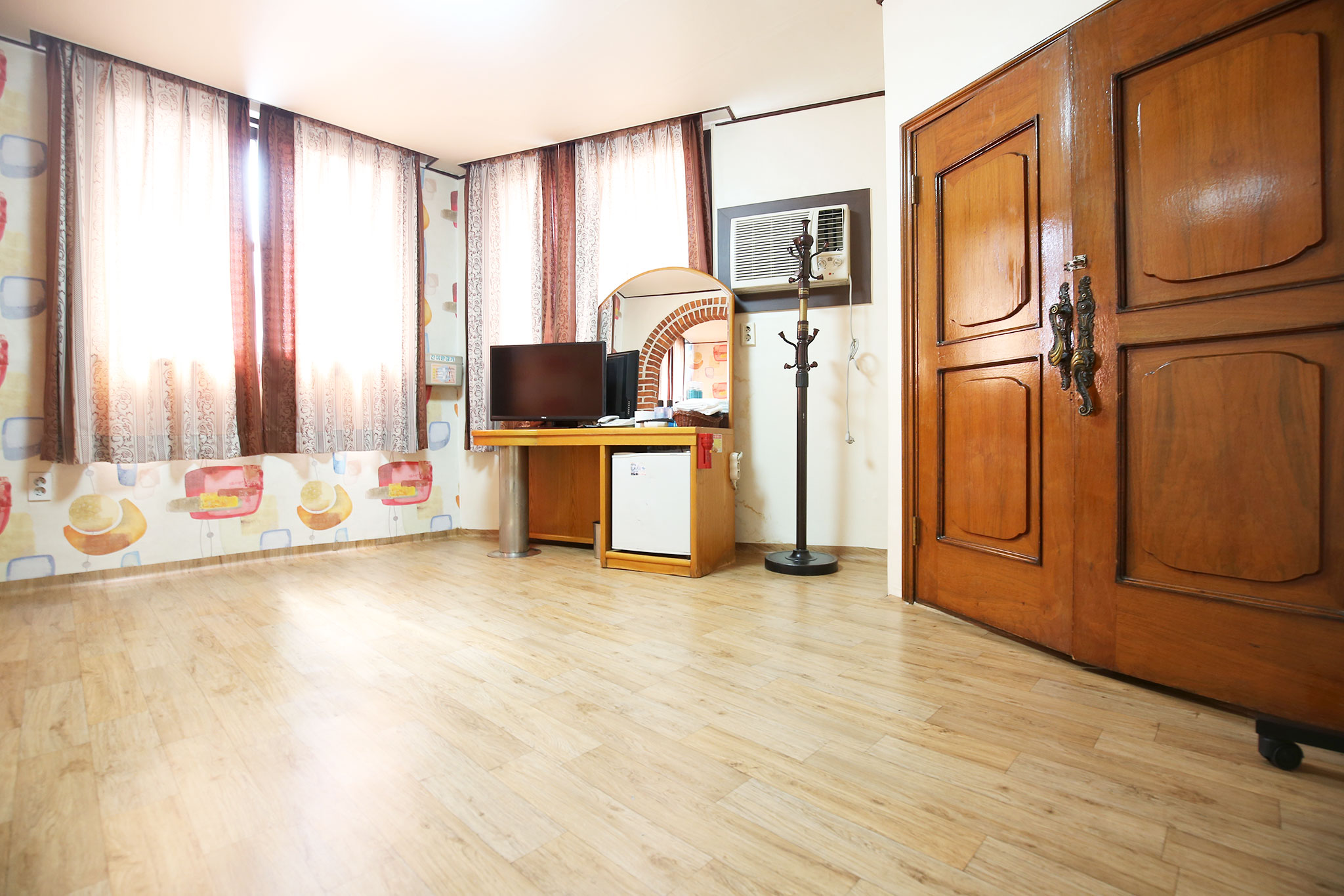 room detail thumbnail 0