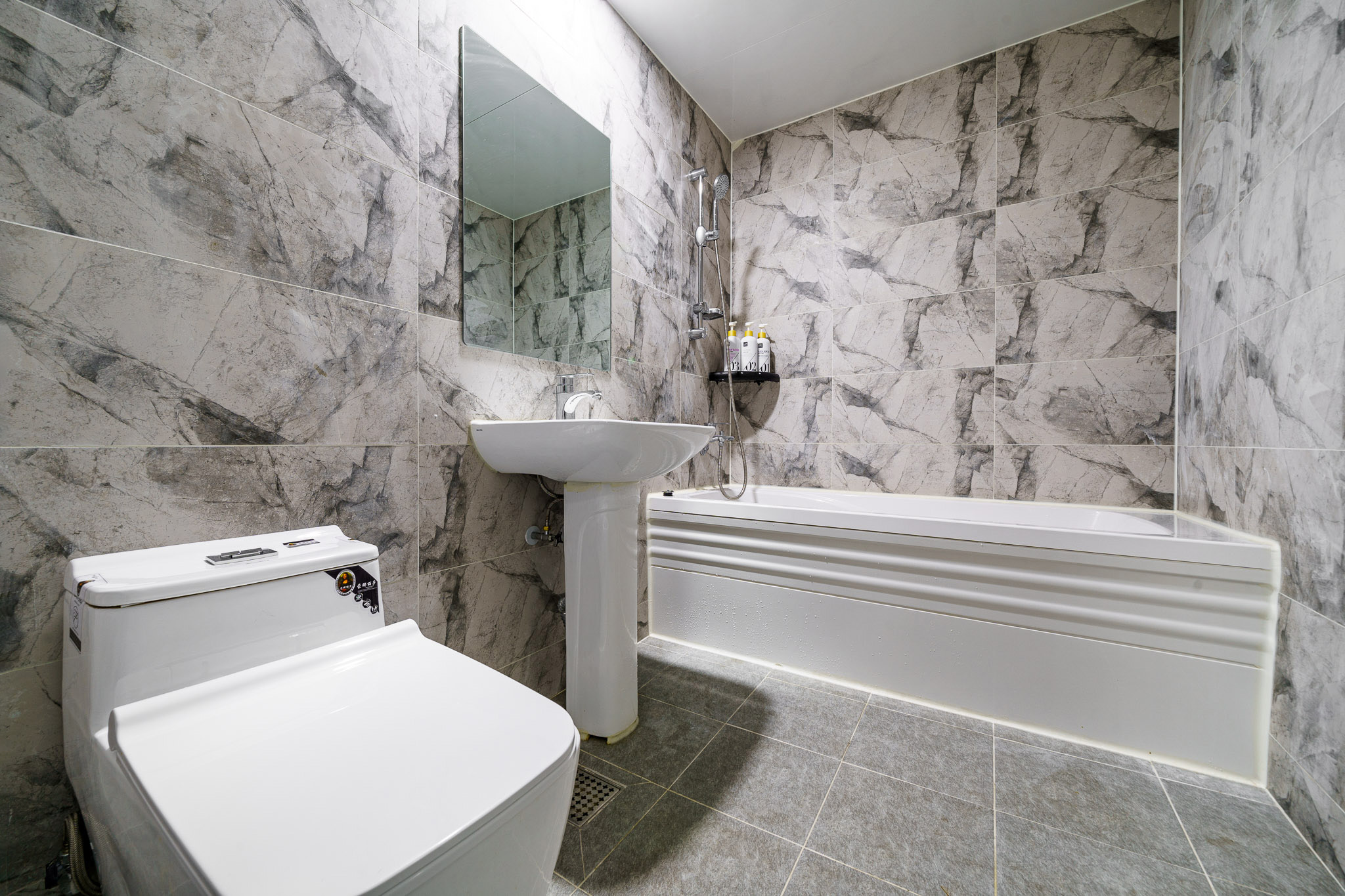 room detail thumbnail 2