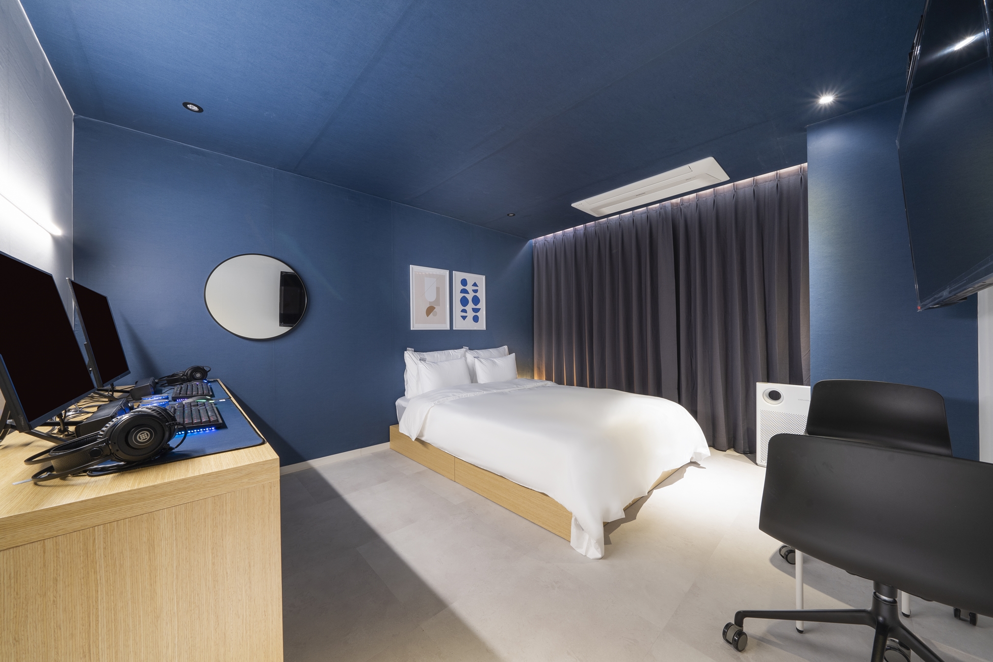 room detail thumbnail 1