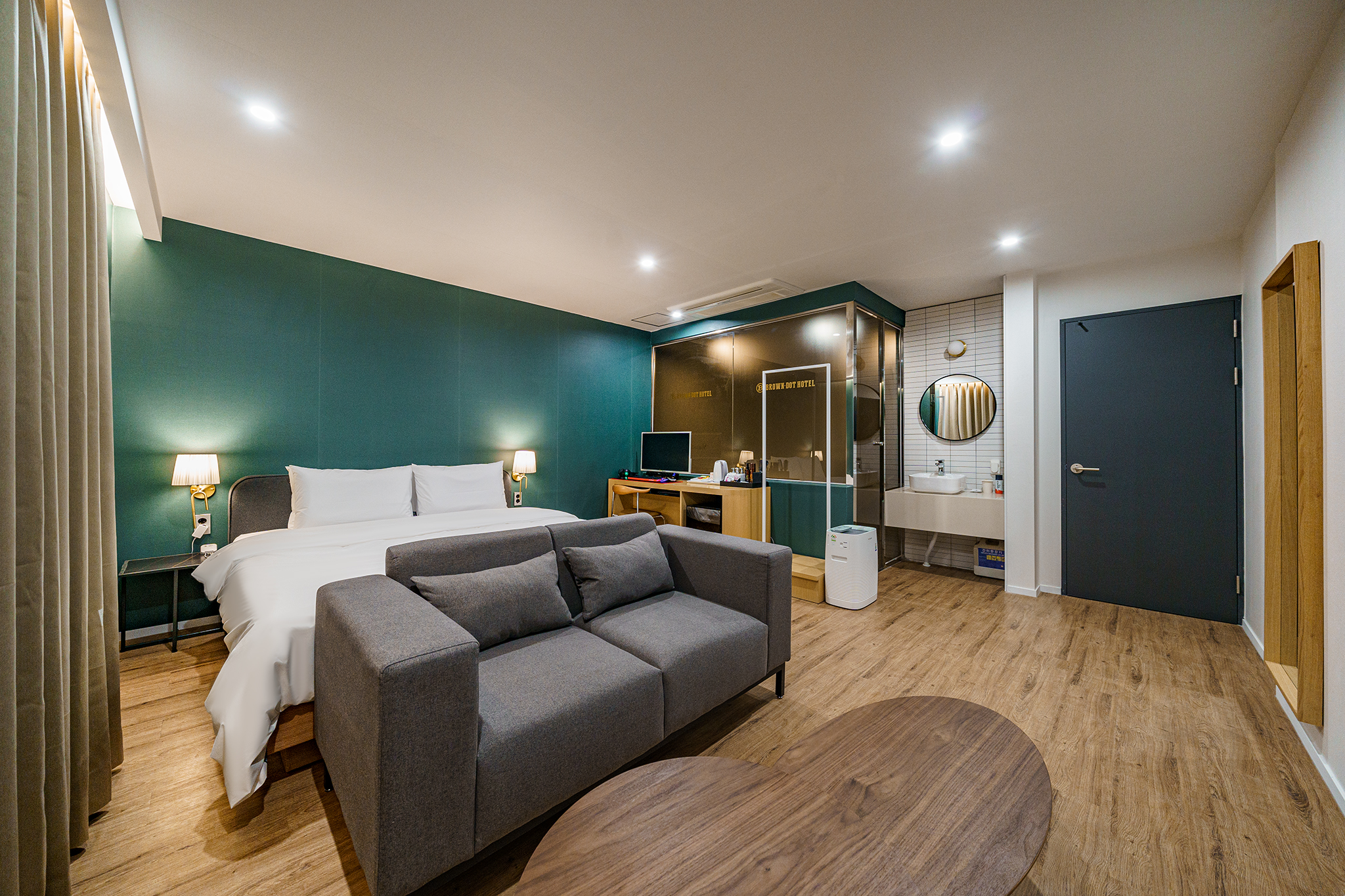 room detail thumbnail 1