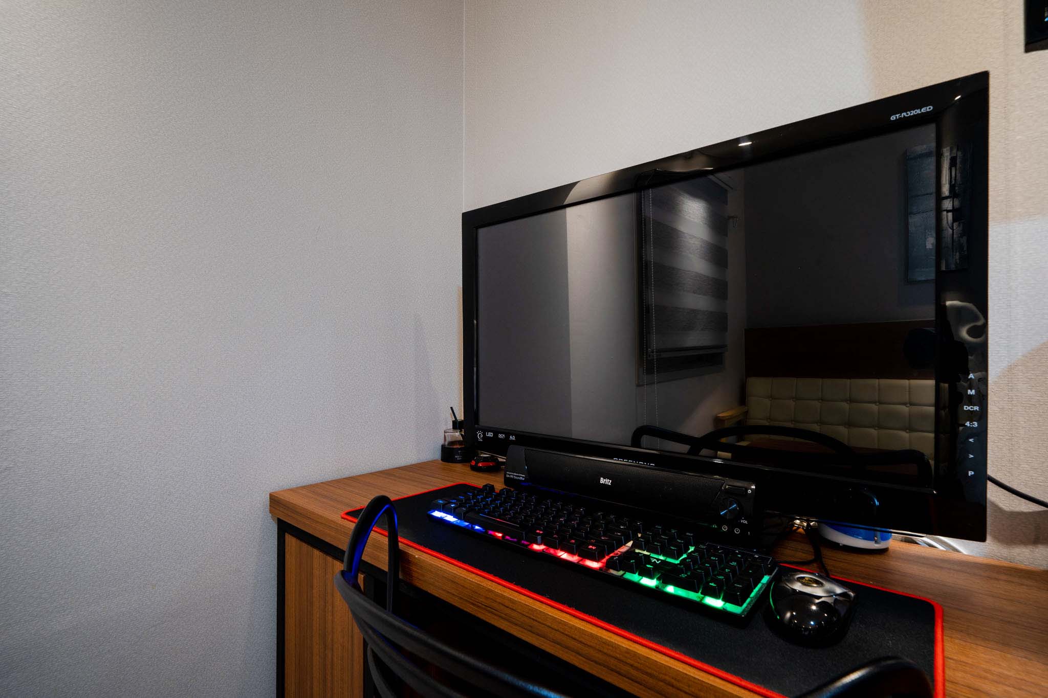 room detail thumbnail 2