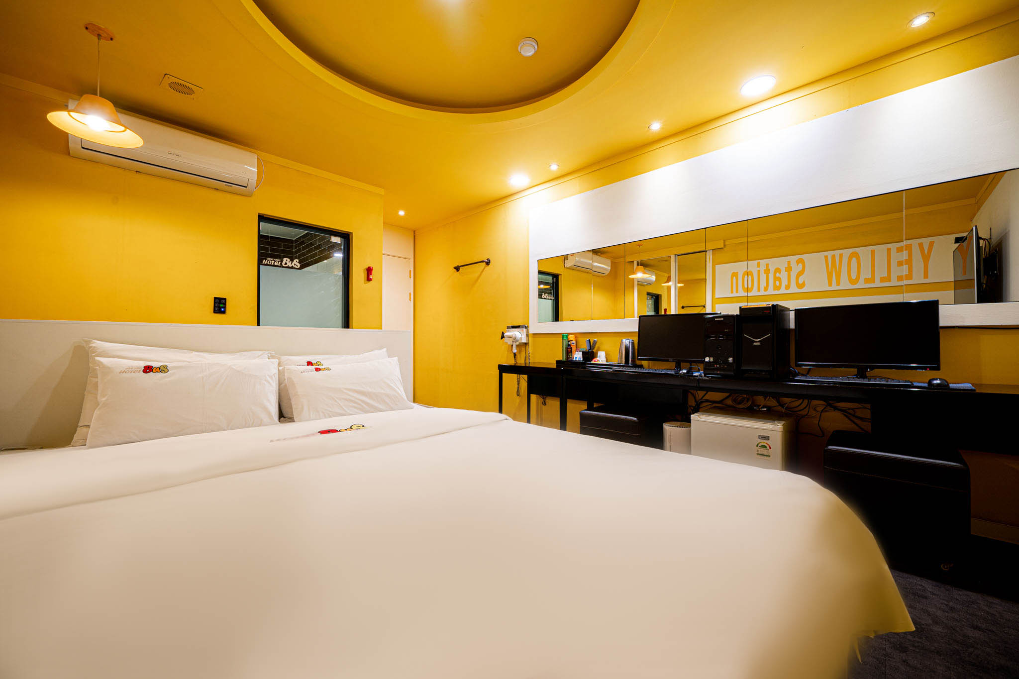 room detail thumbnail 2