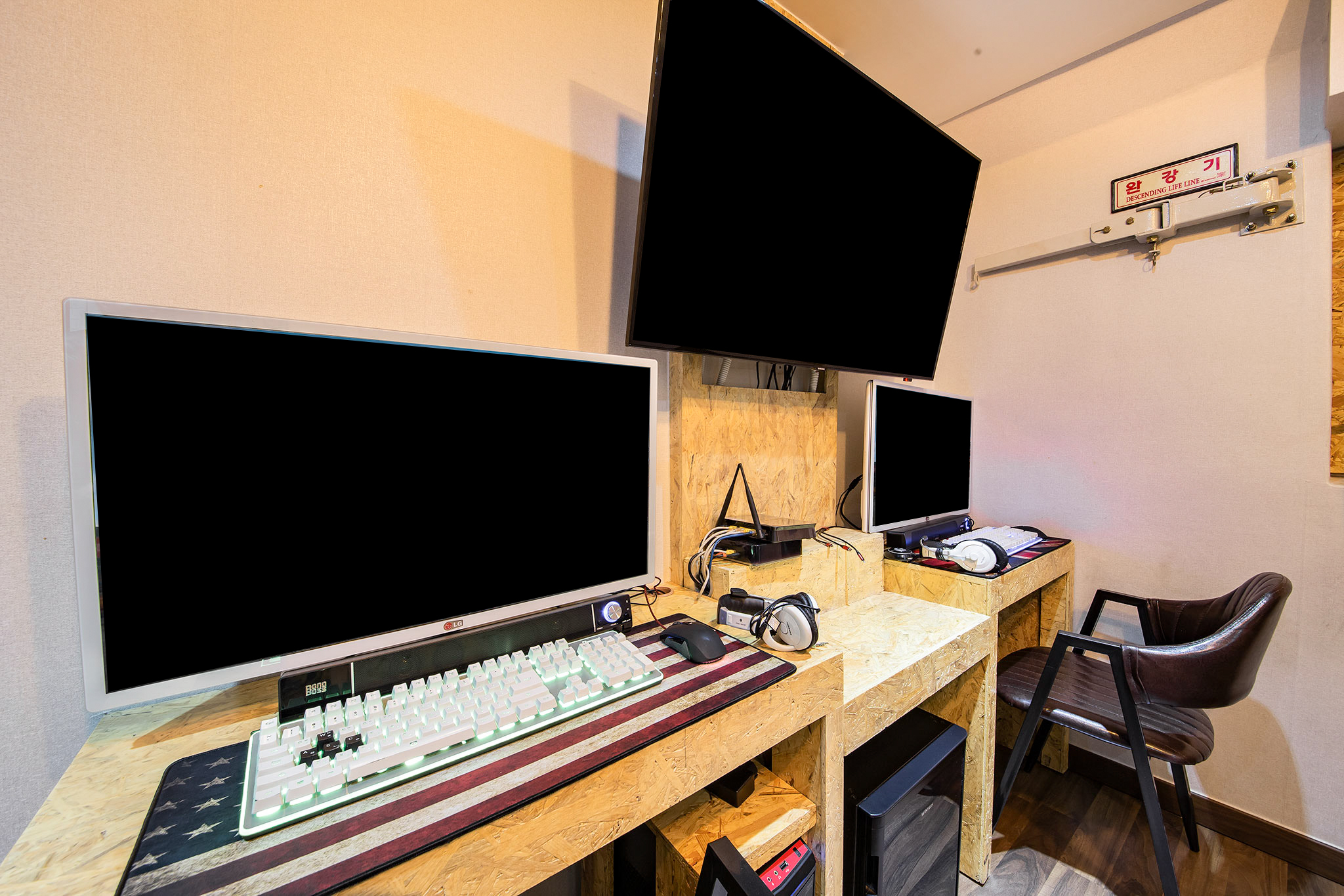 room detail thumbnail 0