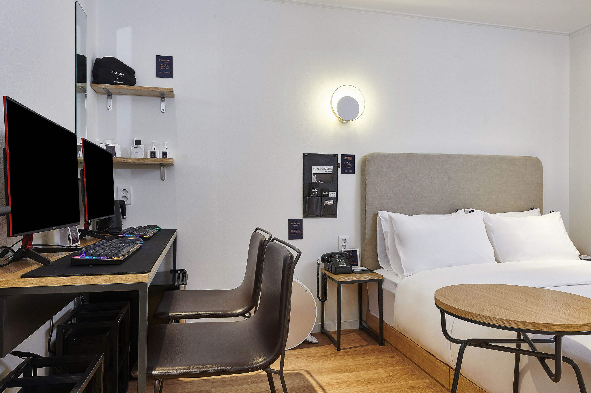 room detail thumbnail 2