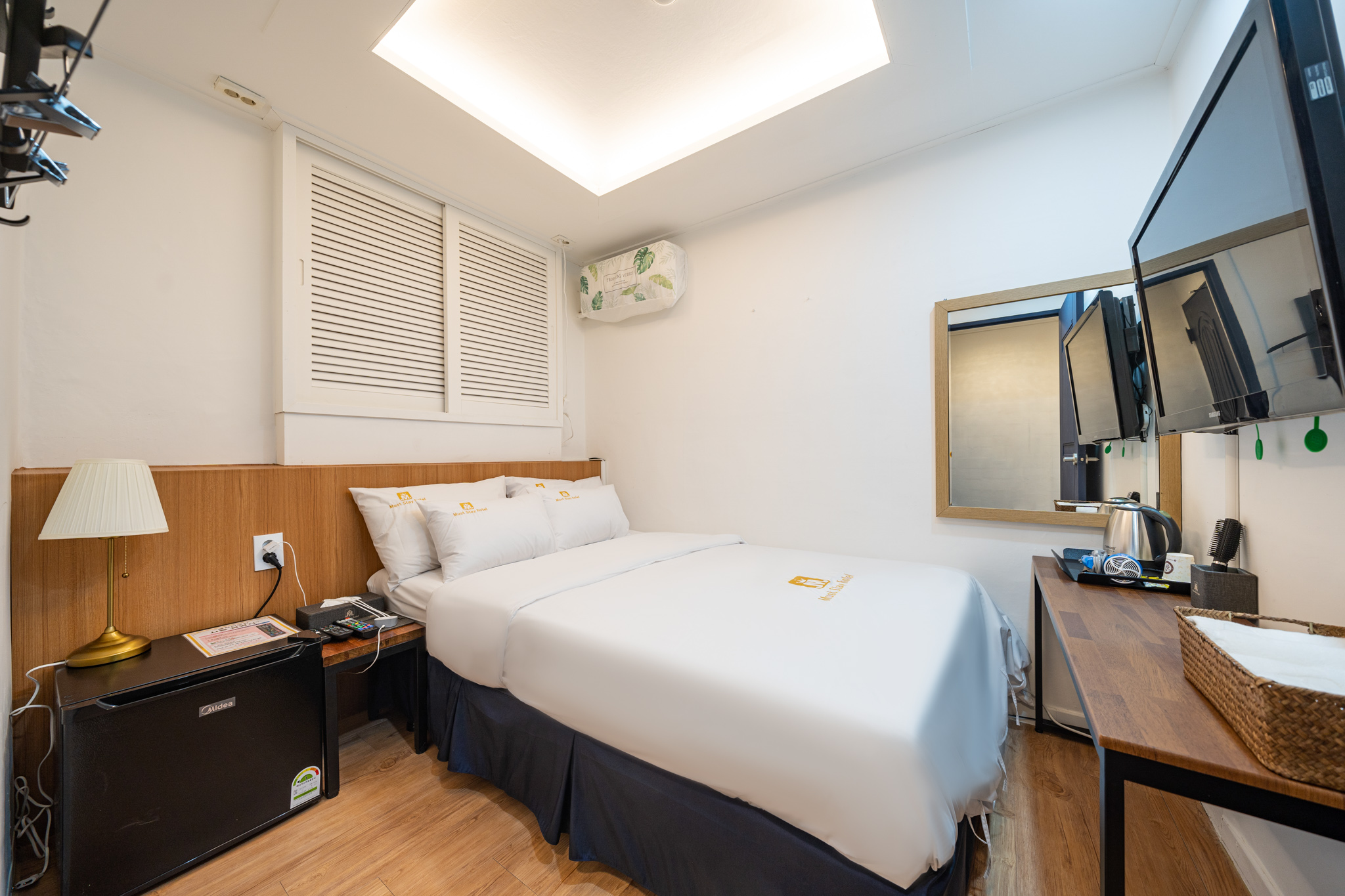 room detail thumbnail 0