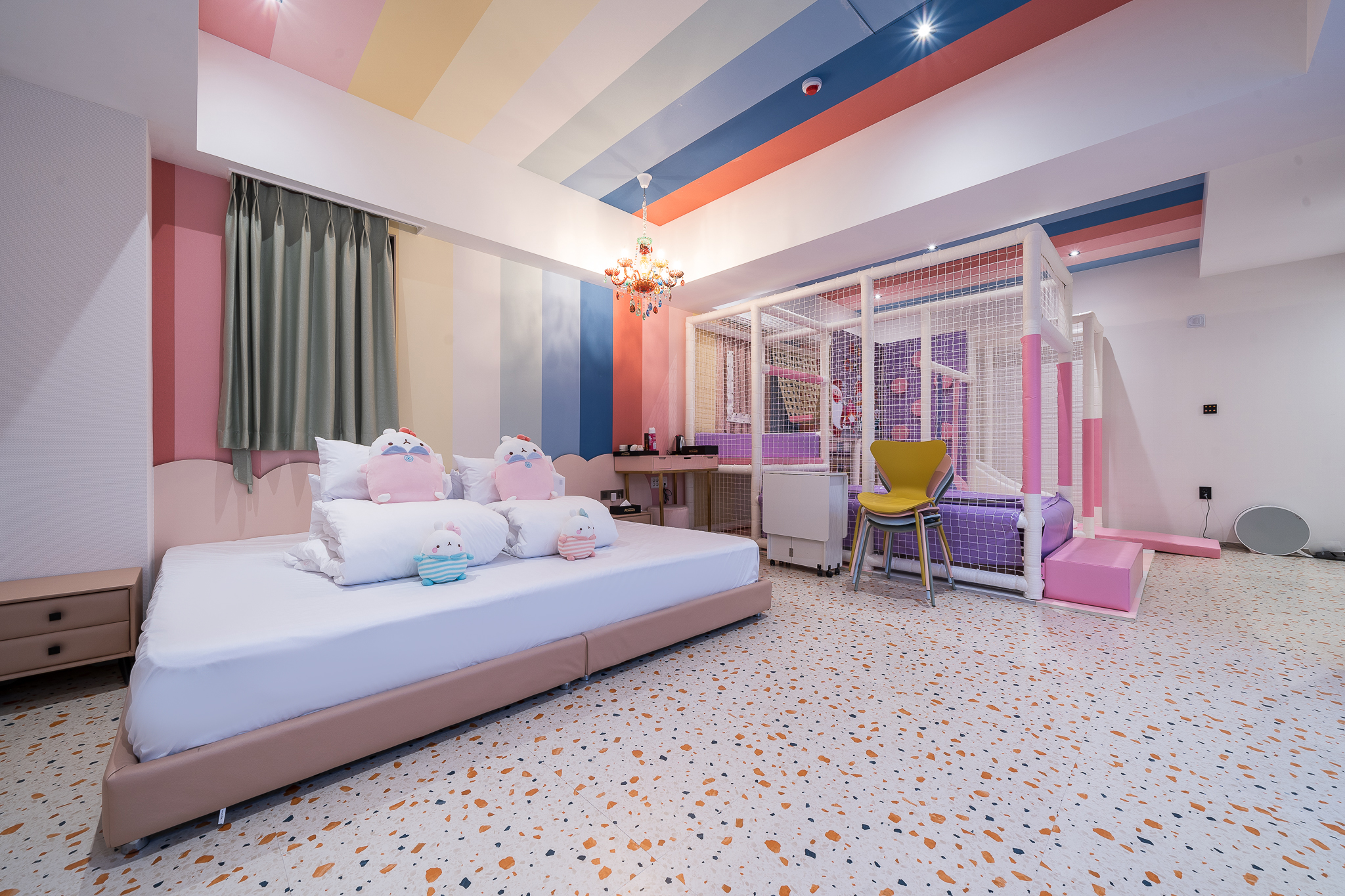 room detail thumbnail 0