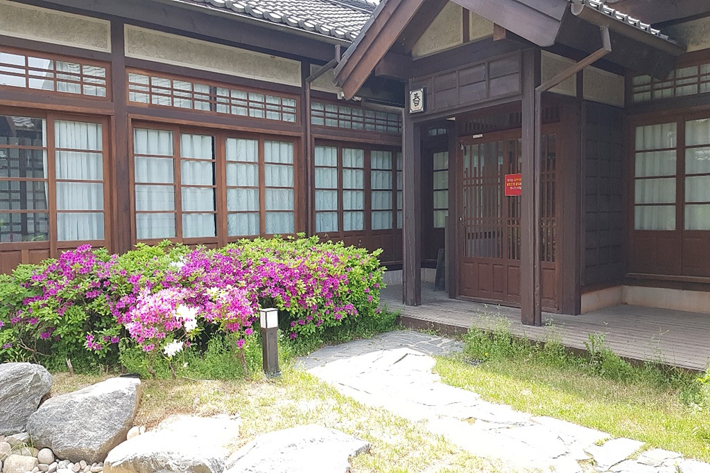 군산 여미랑 외관