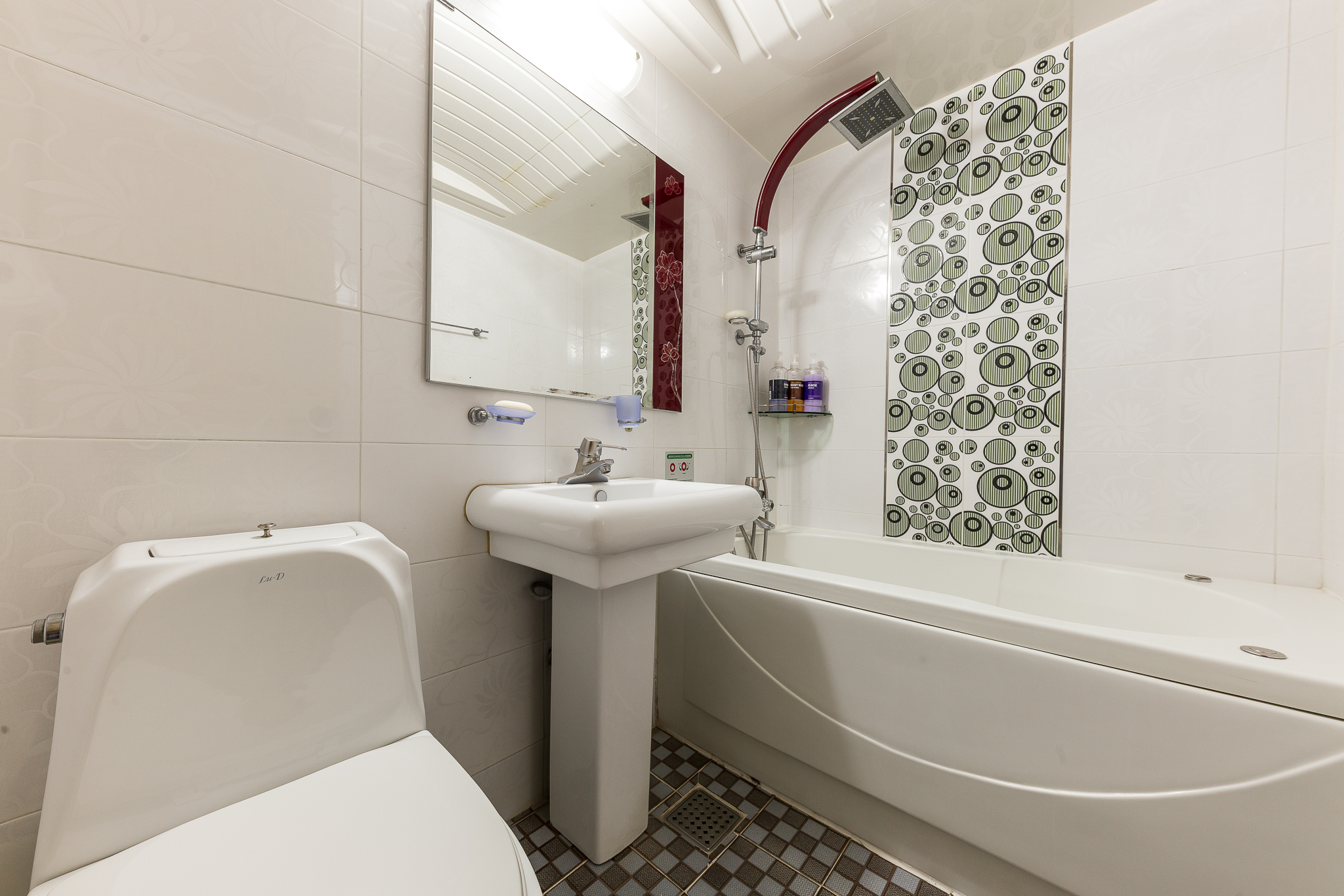 room detail thumbnail 2
