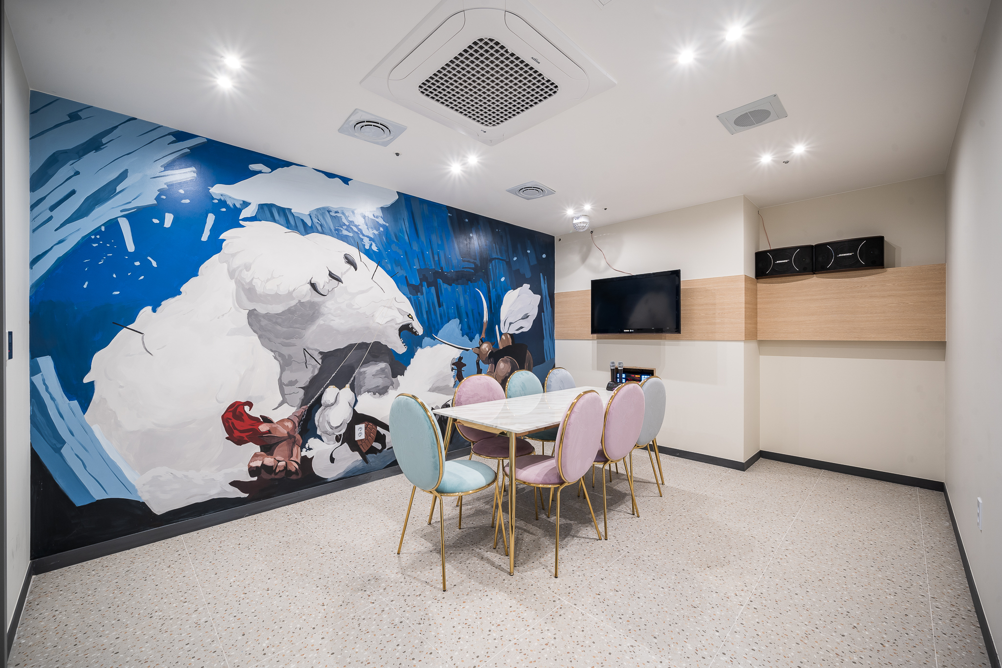 room detail thumbnail 0