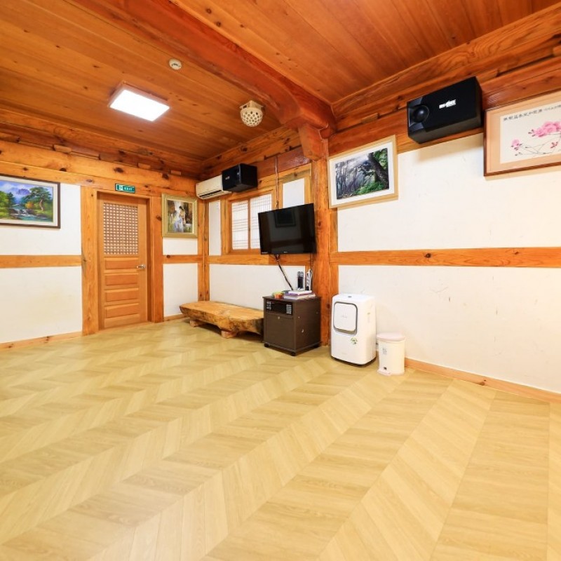https://yaimg.yanolja.com/v5/2022/01/06/11/61d6d40b65b220.13905280.jpg