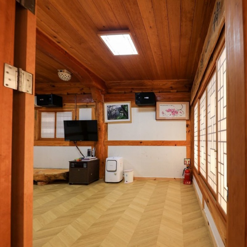 https://yaimg.yanolja.com/v5/2022/01/06/11/61d6d40ce84993.74561376.jpg